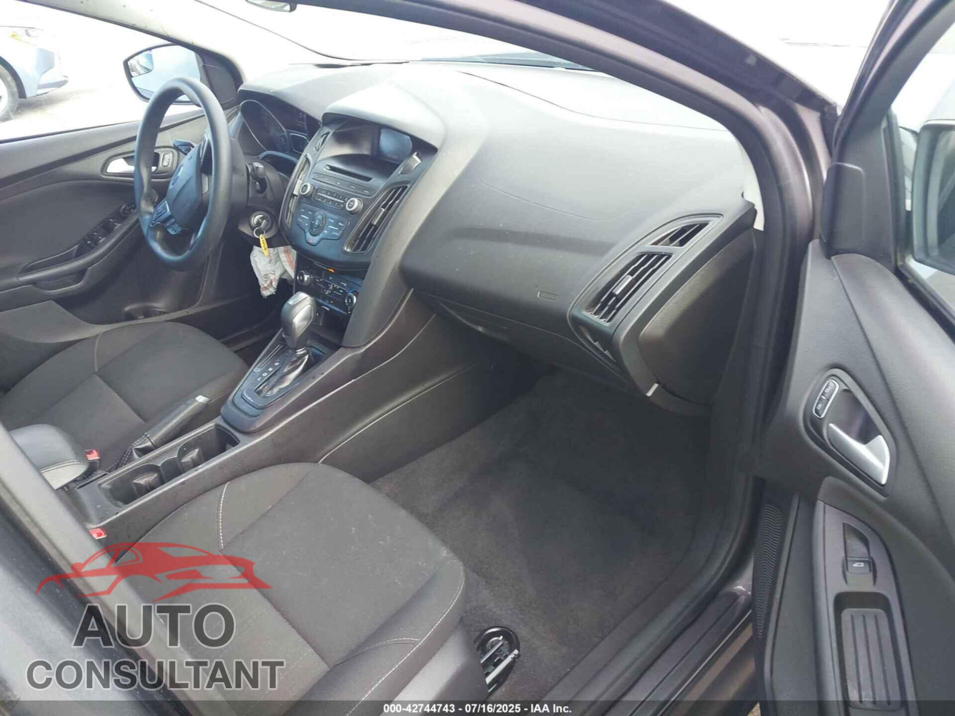 FORD FOCUS 2016 - 1FADP3F22GL341003