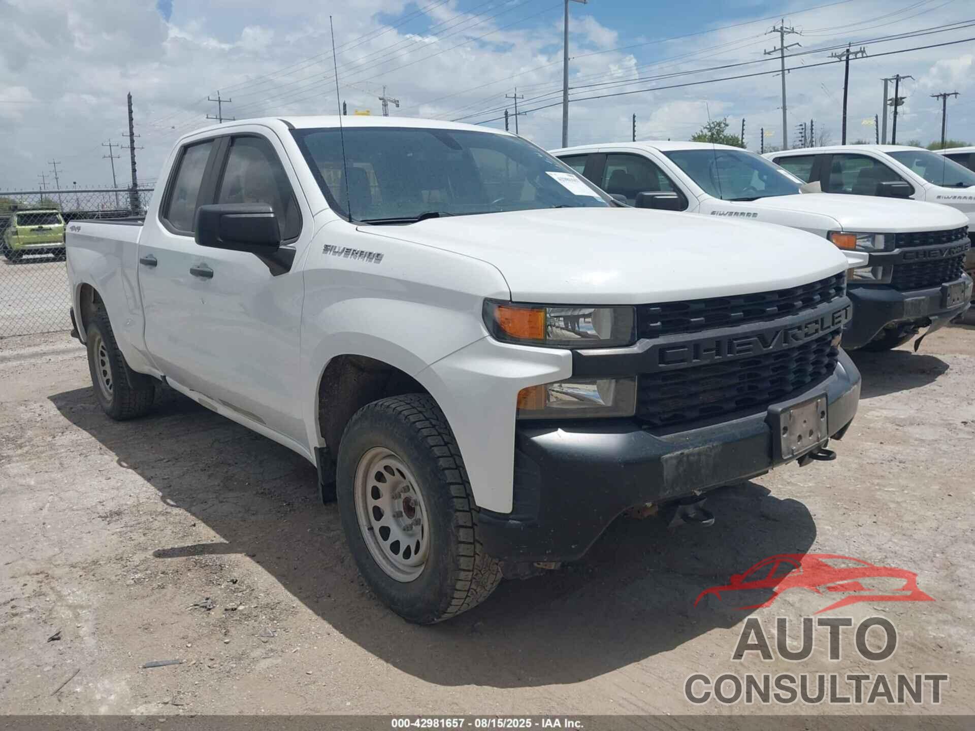 CHEVROLET SILVERADO 1500 2021 - 1GCRYAEF9MZ211654