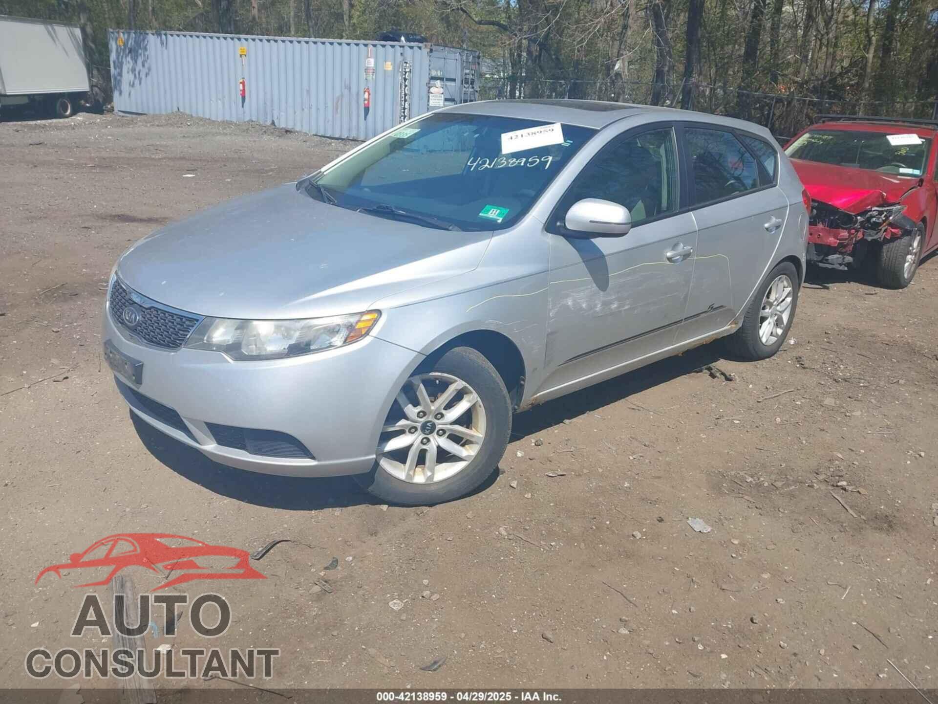KIA FORTE 2011 - KNAFU5A25B5408556