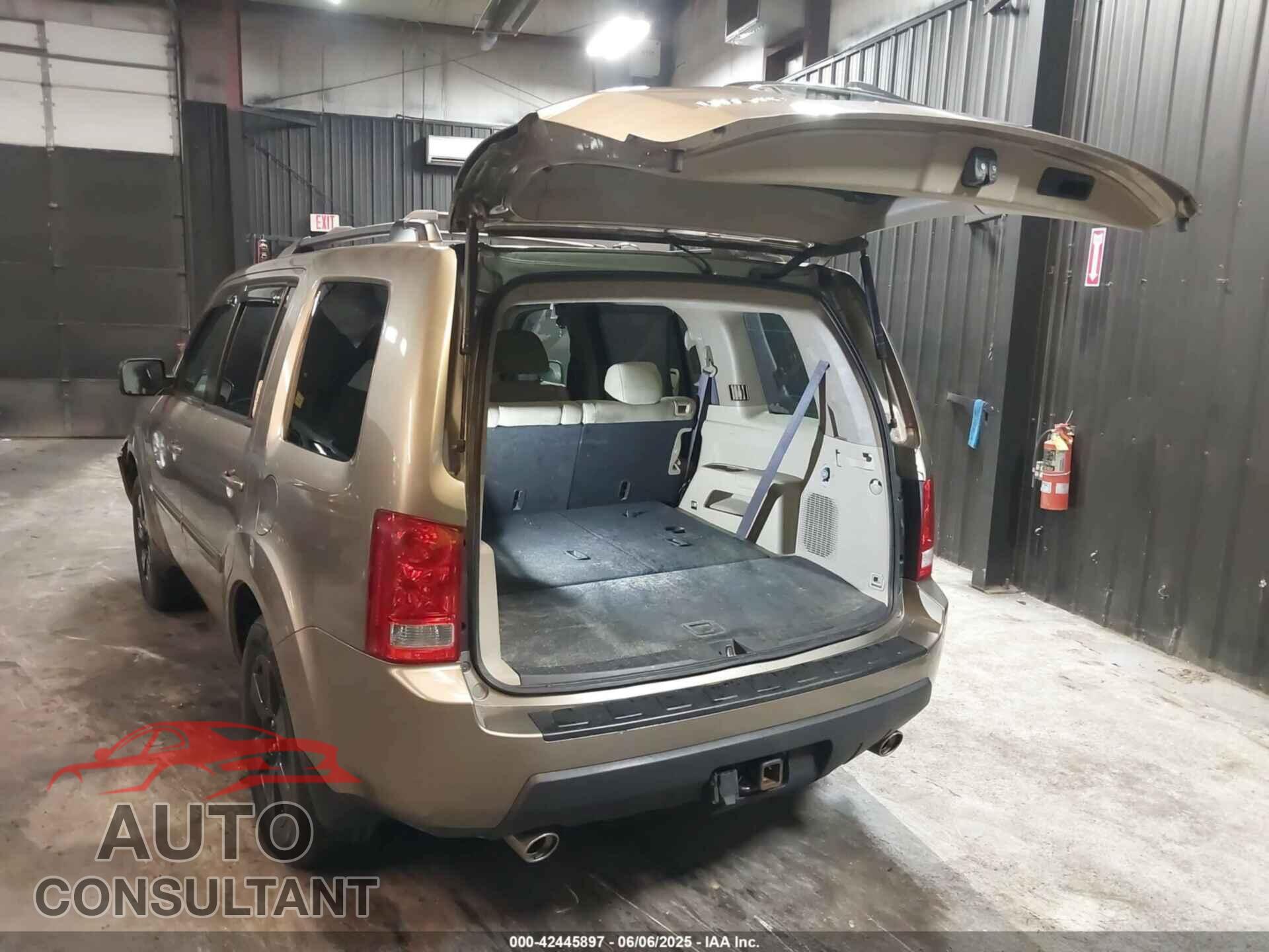 HONDA PILOT 2011 - 5FNYF4H46BB105596