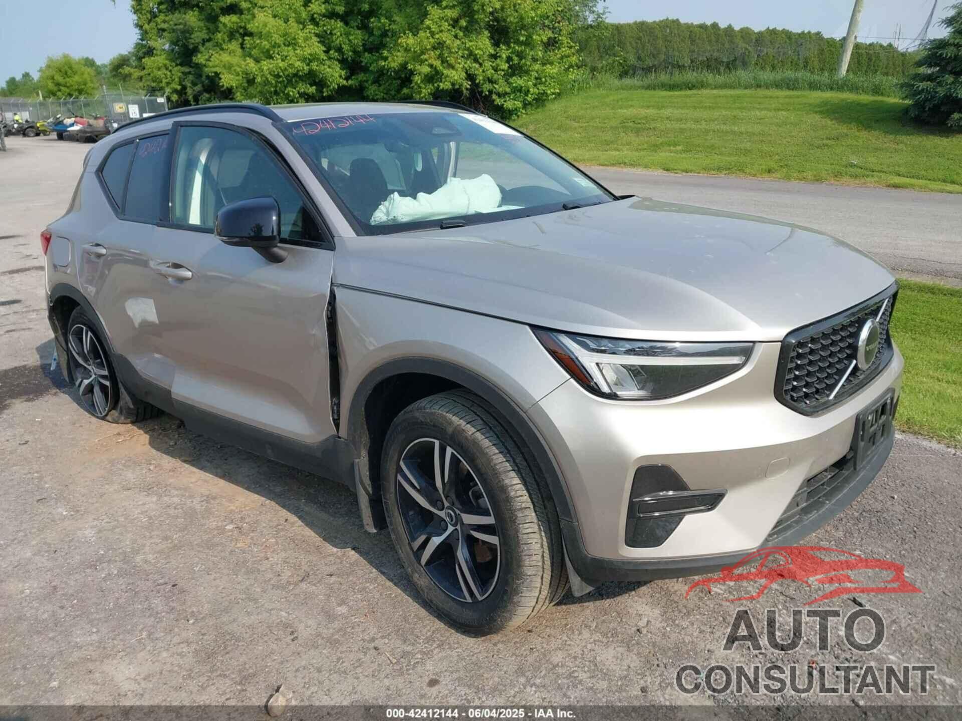 VOLVO XC40 2024 - YV4L12UKXR2222285