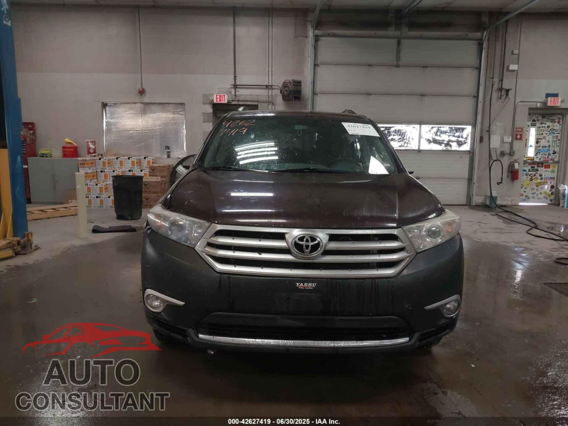 TOYOTA HIGHLANDER 2013 - 5TDBK3EH8DS209394