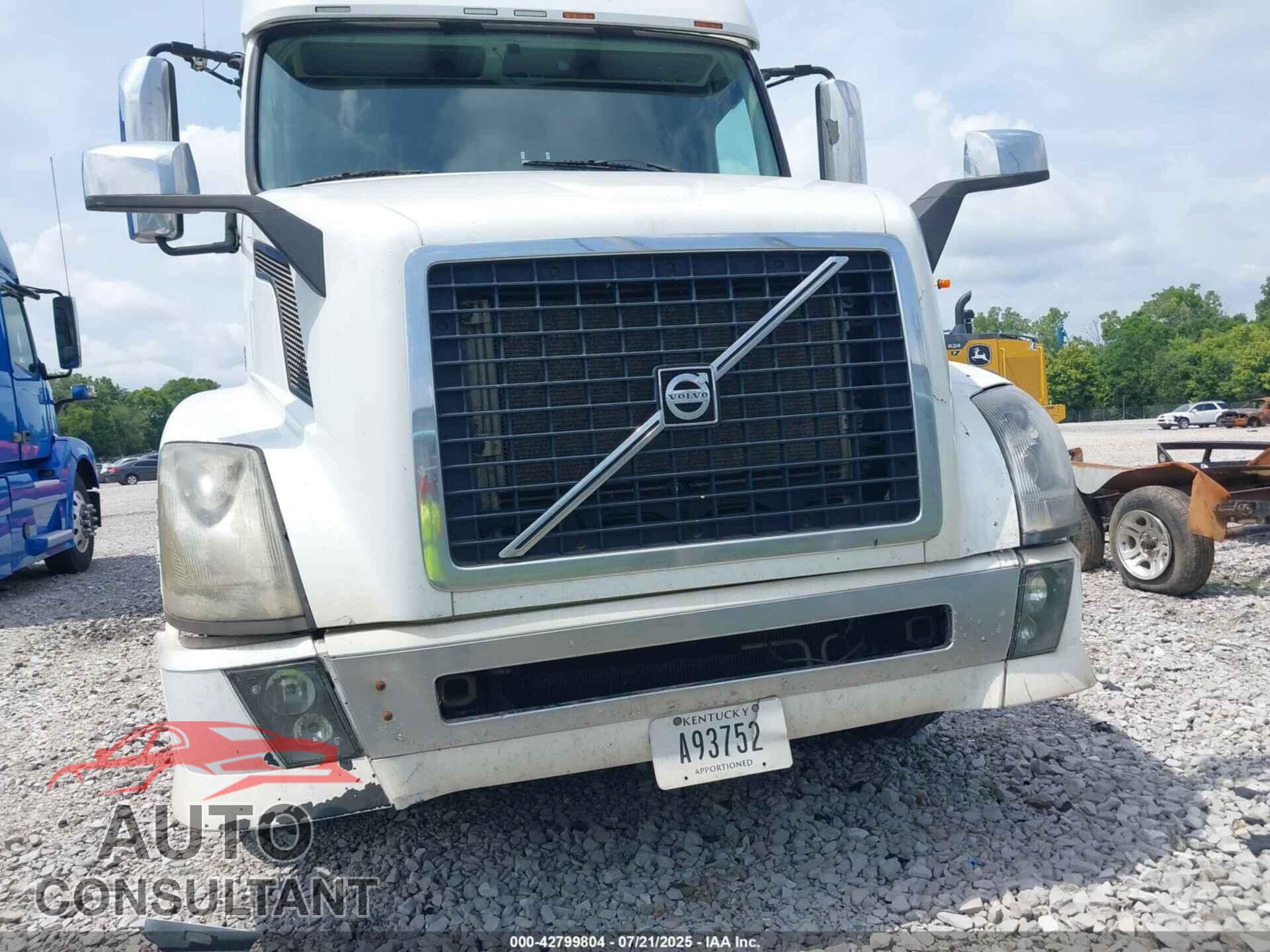 VOLVO VN 2013 - 4V4NC9EH6DN137831