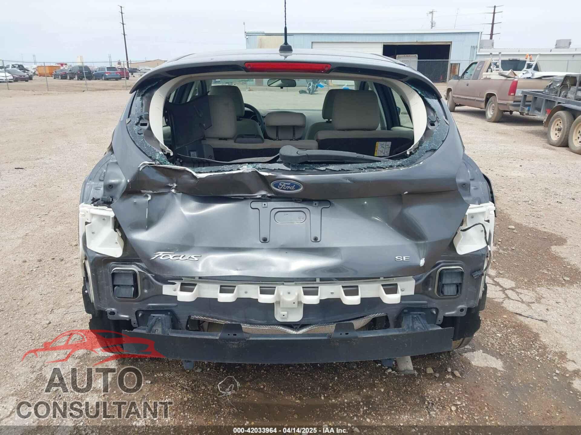FORD FOCUS 2018 - 1FADP3K27JL273357