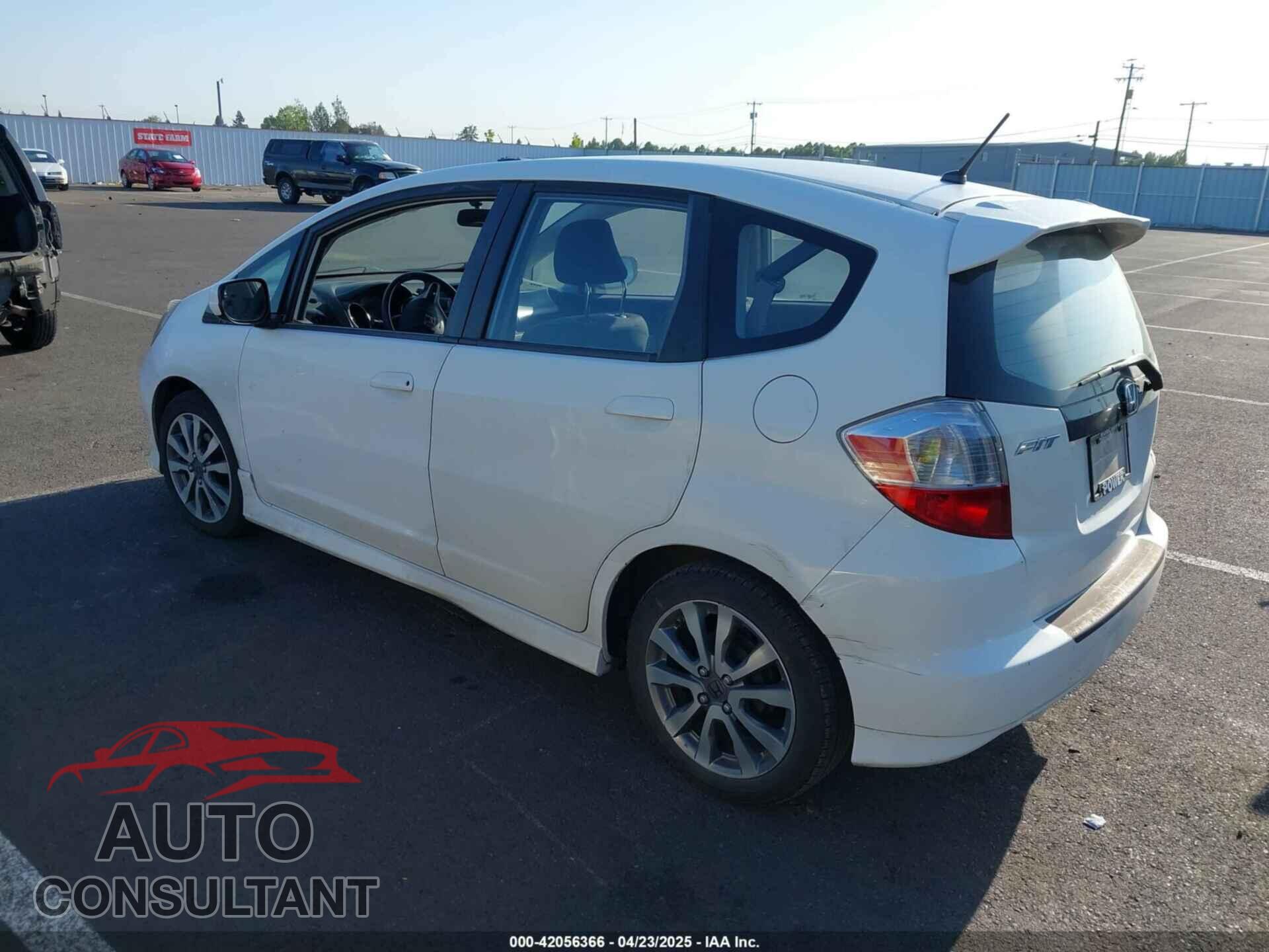 HONDA FIT 2013 - JHMGE8H56DC016351
