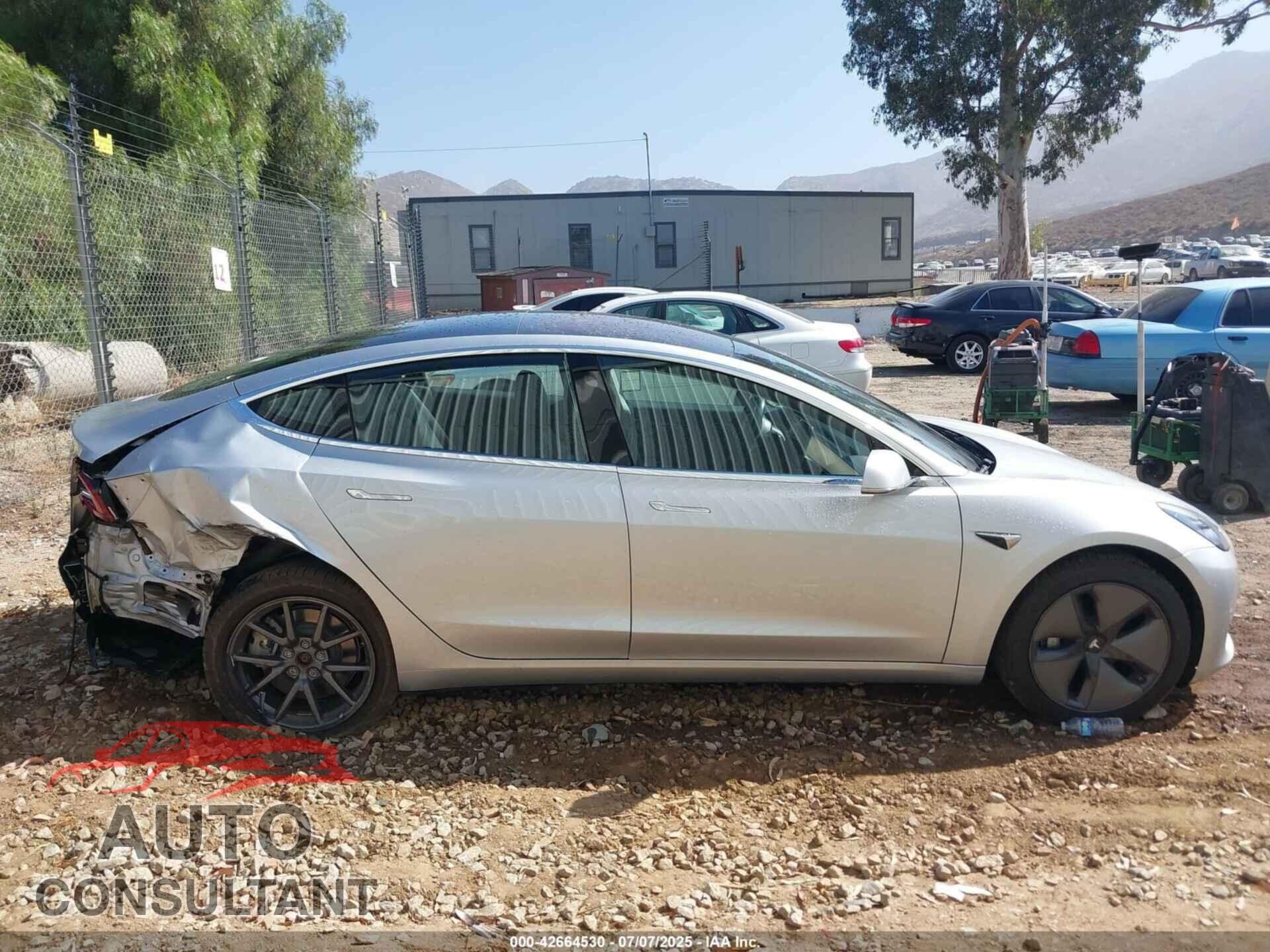 TESLA MODEL 3 2018 - 5YJ3E1EA0JF042256