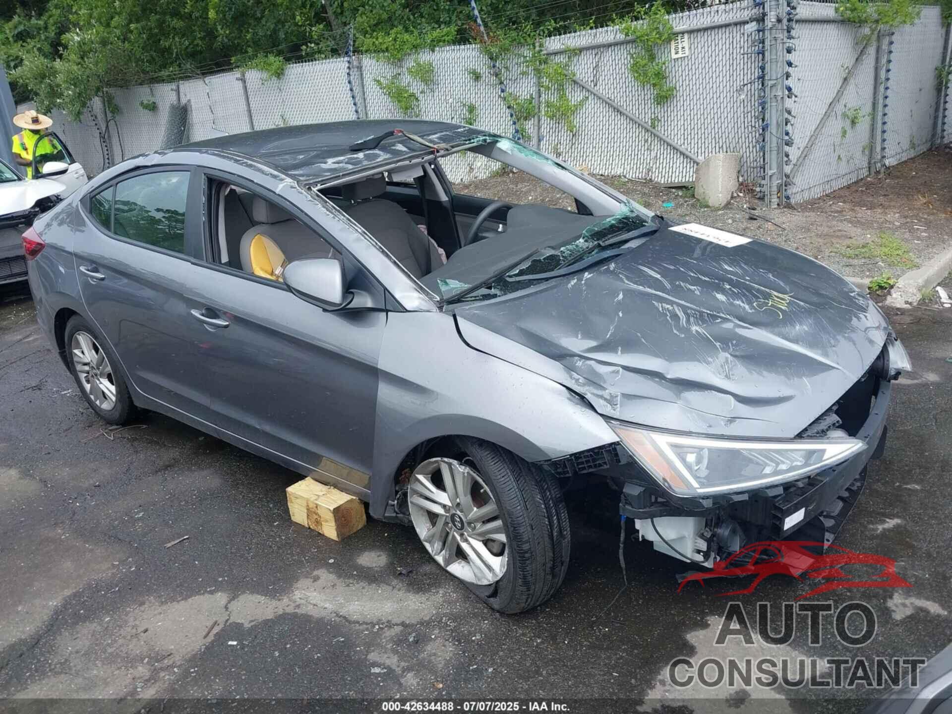 HYUNDAI ELANTRA 2020 - 5NPD84LF1LH519857