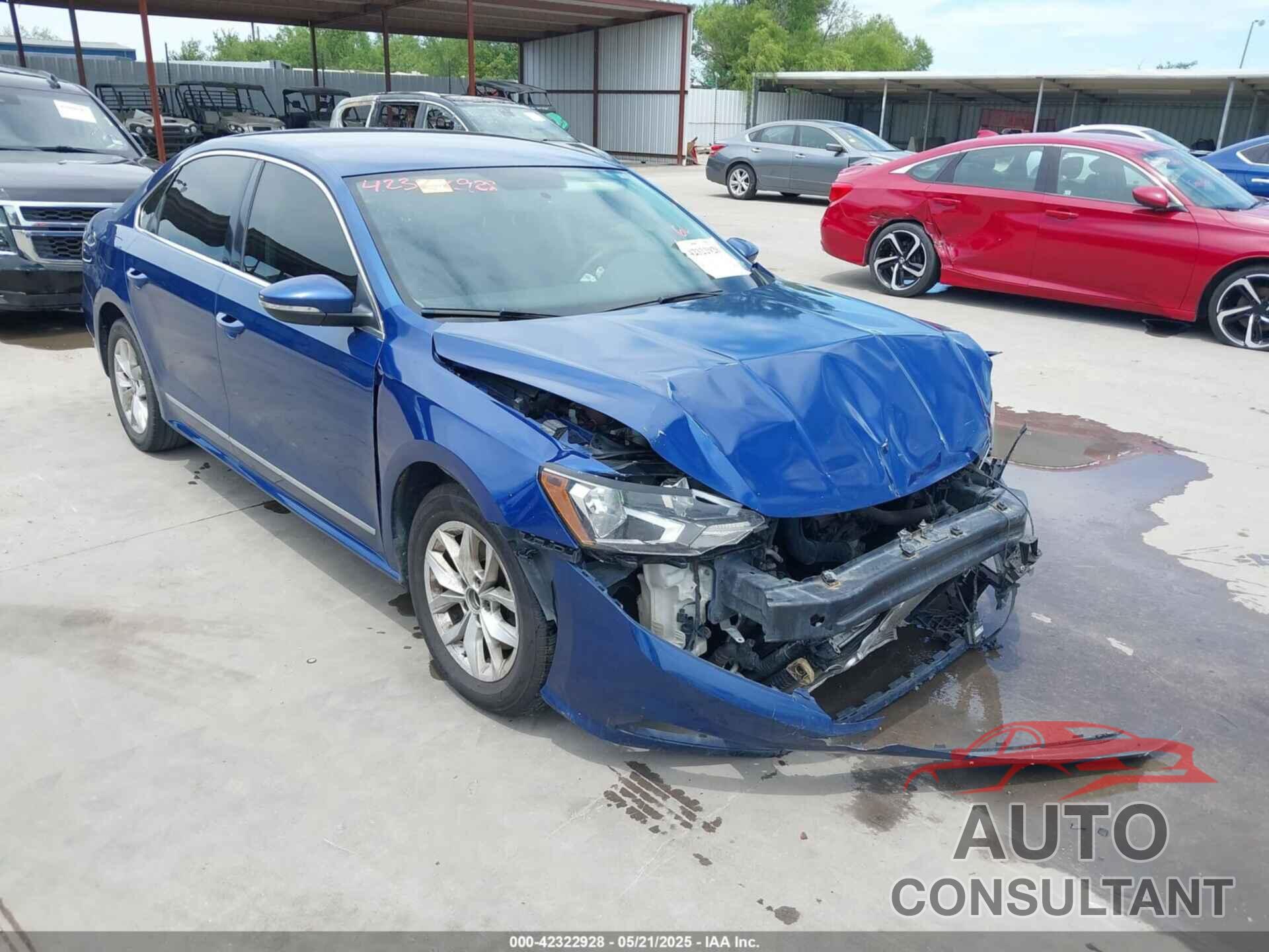 VOLKSWAGEN PASSAT 2017 - 1VWAT7A34HC003813