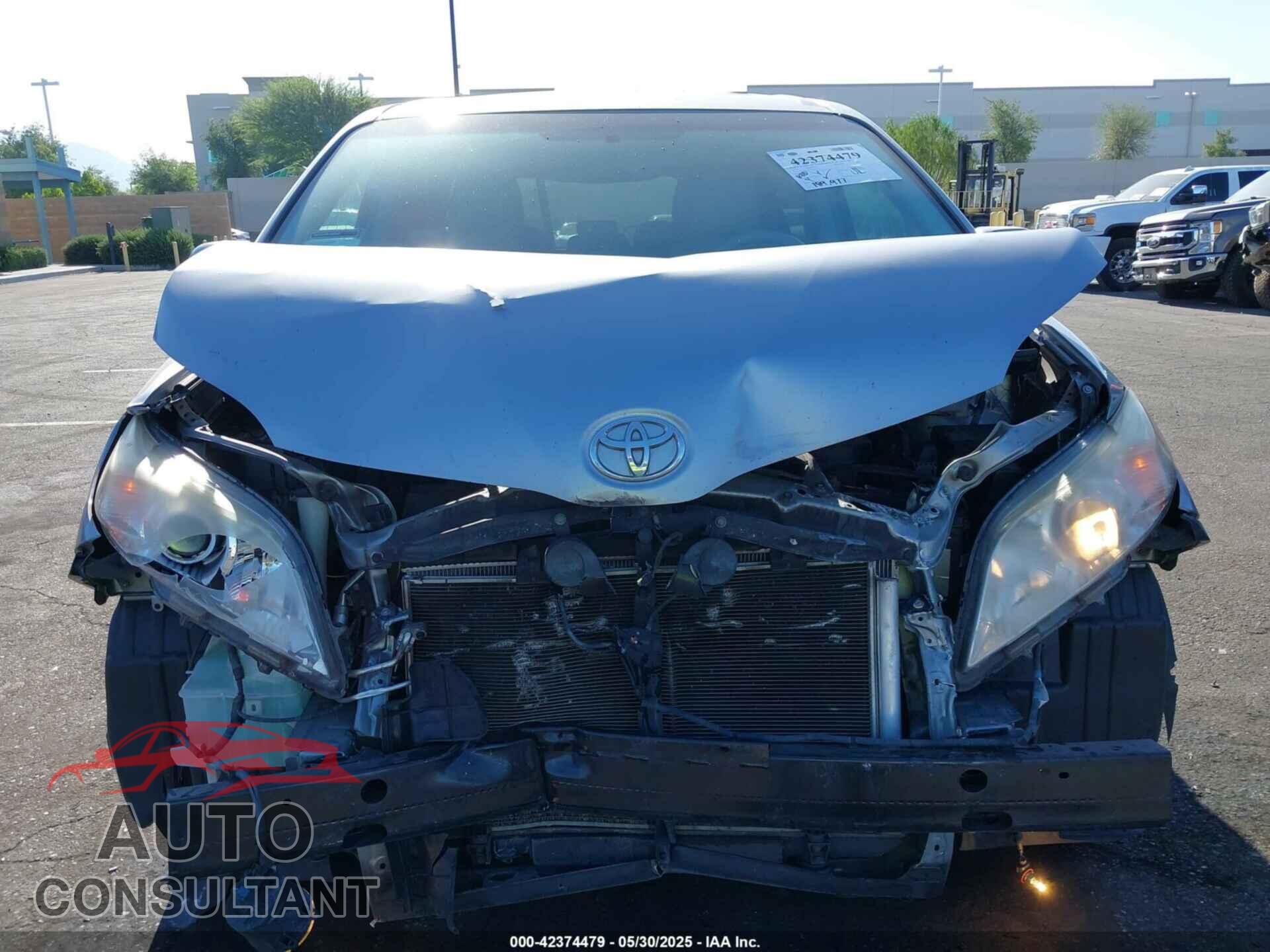 TOYOTA SIENNA 2013 - 5TDYK3DC8DS318180