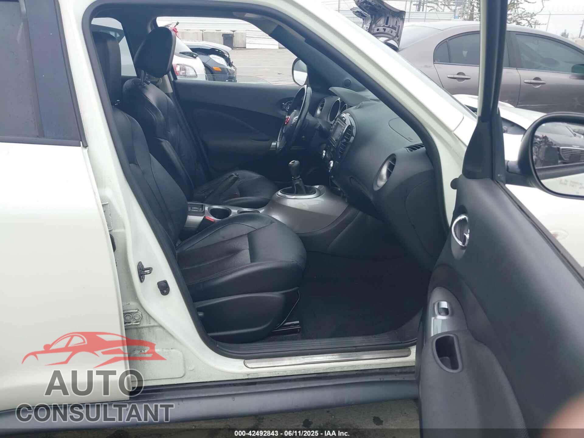 NISSAN JUKE 2011 - JN8AF5MR2BT005232