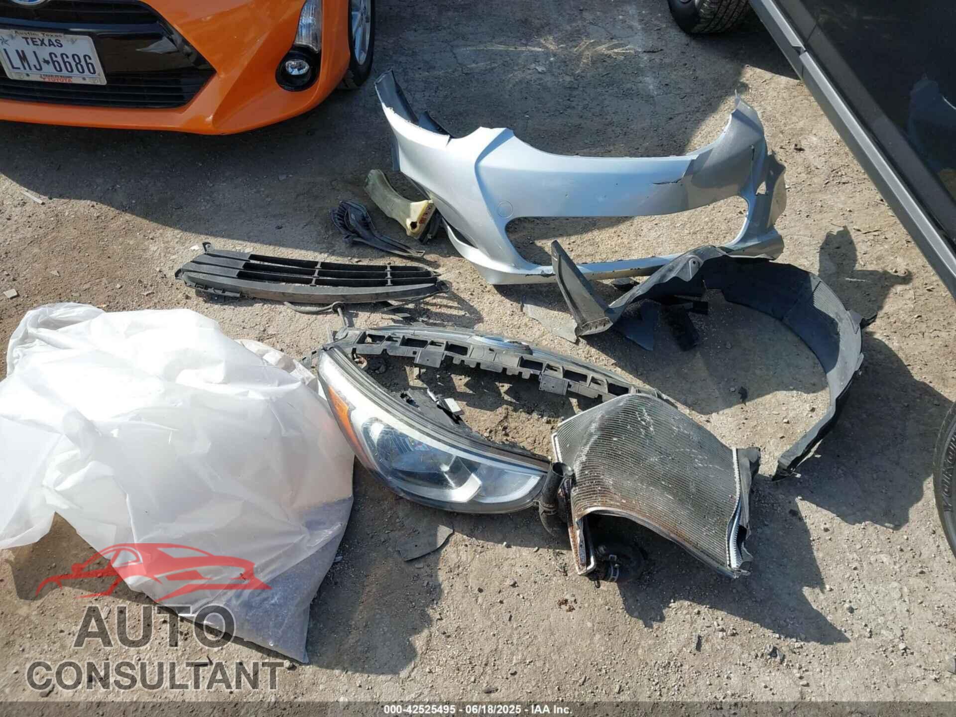 HYUNDAI ACCENT 2016 - KMHCT4AE8GU092463