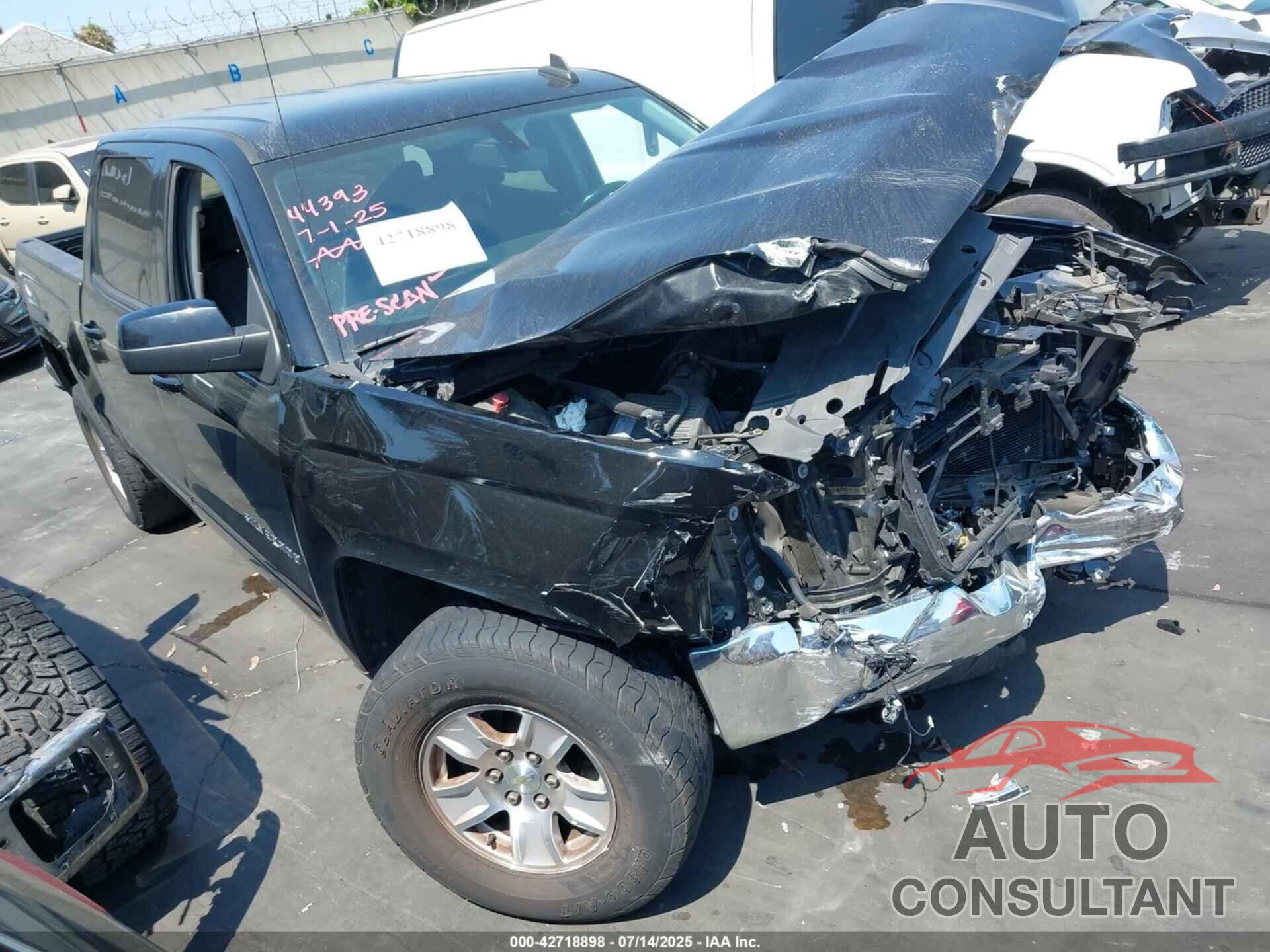CHEVROLET SILVERADO 1500 2018 - 3GCPCREC8JG573853