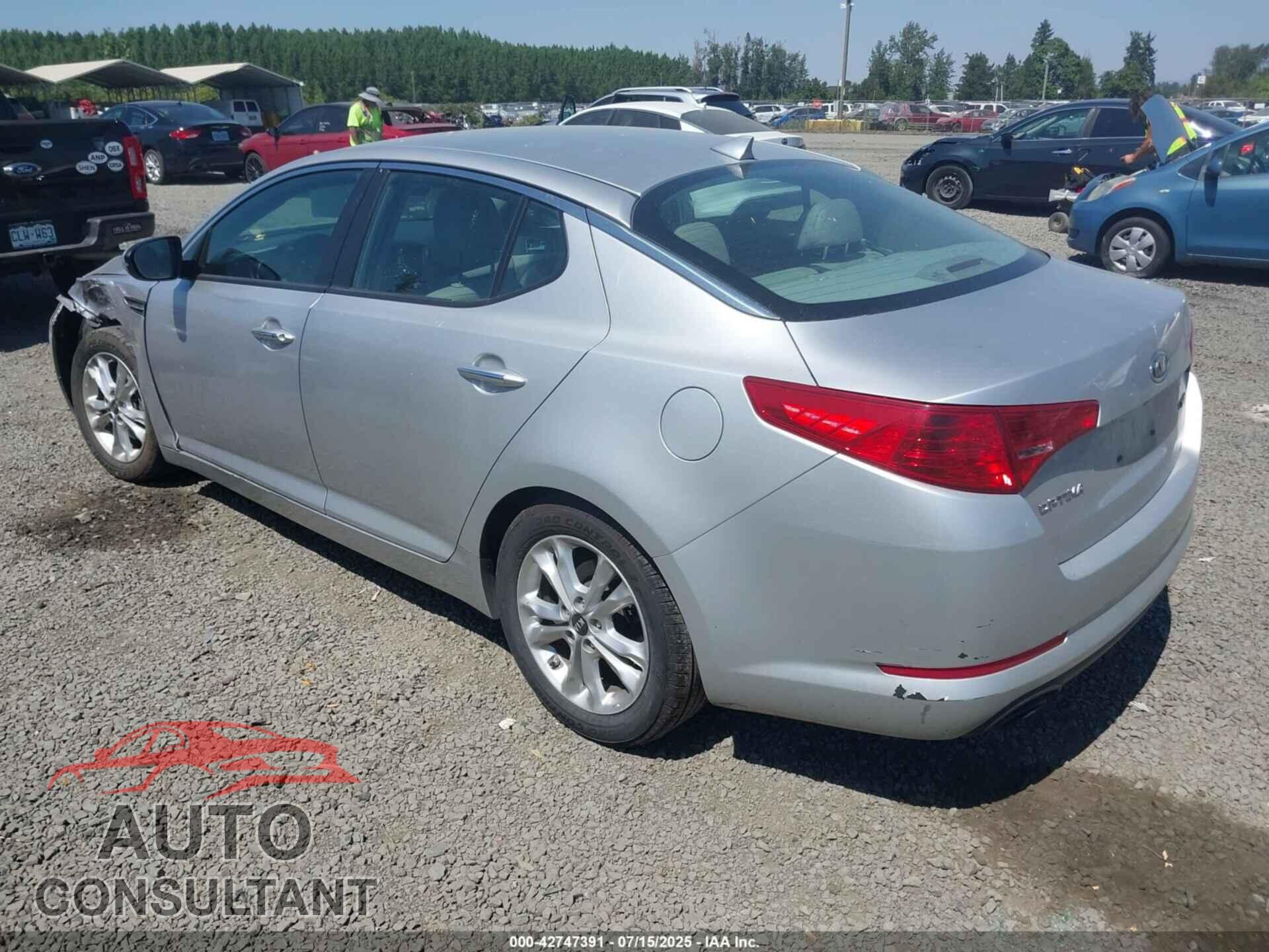 KIA OPTIMA 2011 - KNAGN4A72B5072422