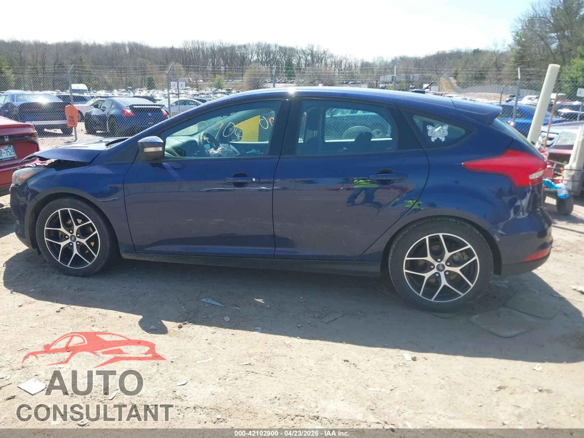FORD FOCUS 2017 - 1FADP3M21HL251197