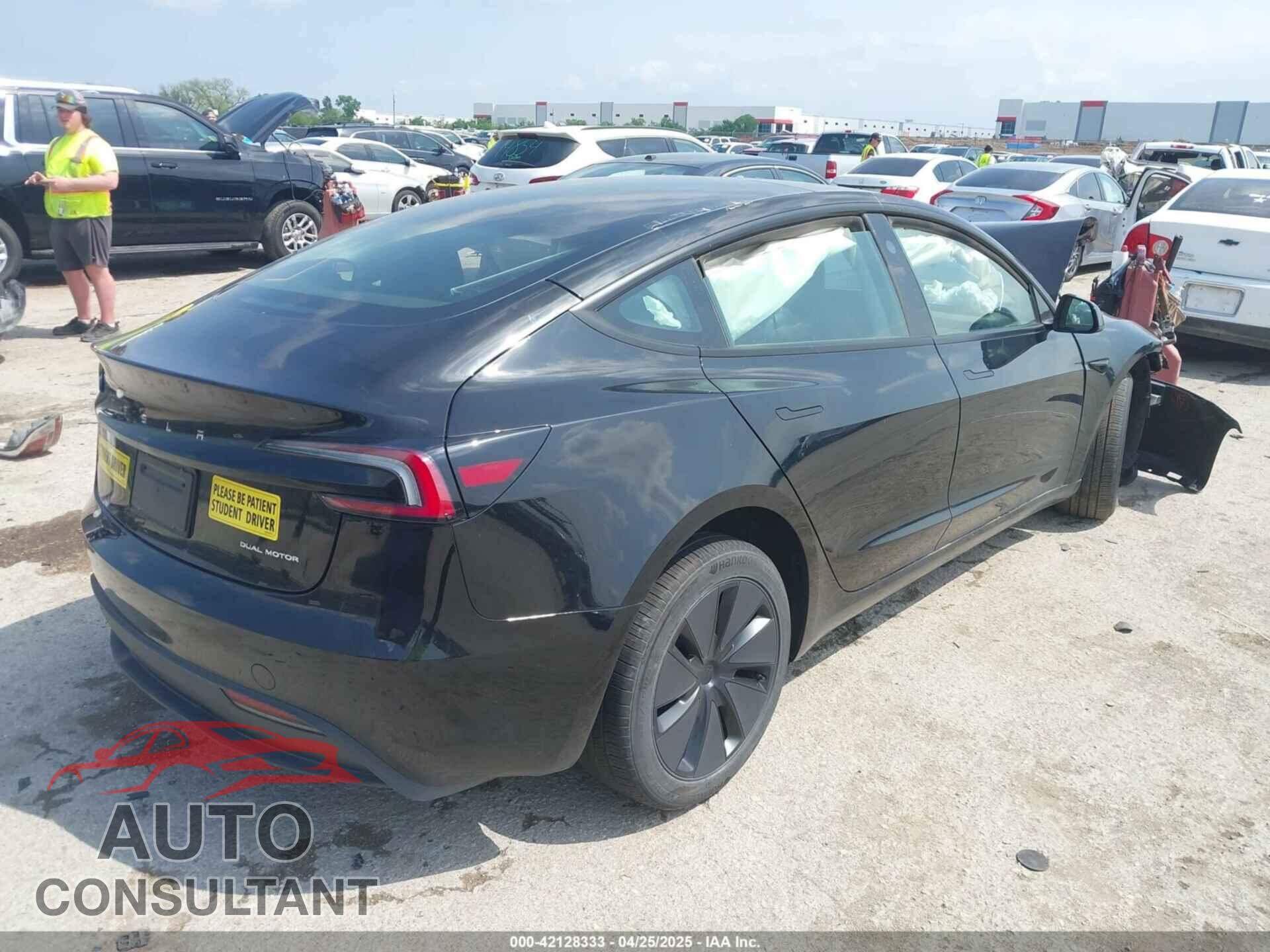 TESLA MODEL 3 2025 - 5YJ3E1EB0SF919659