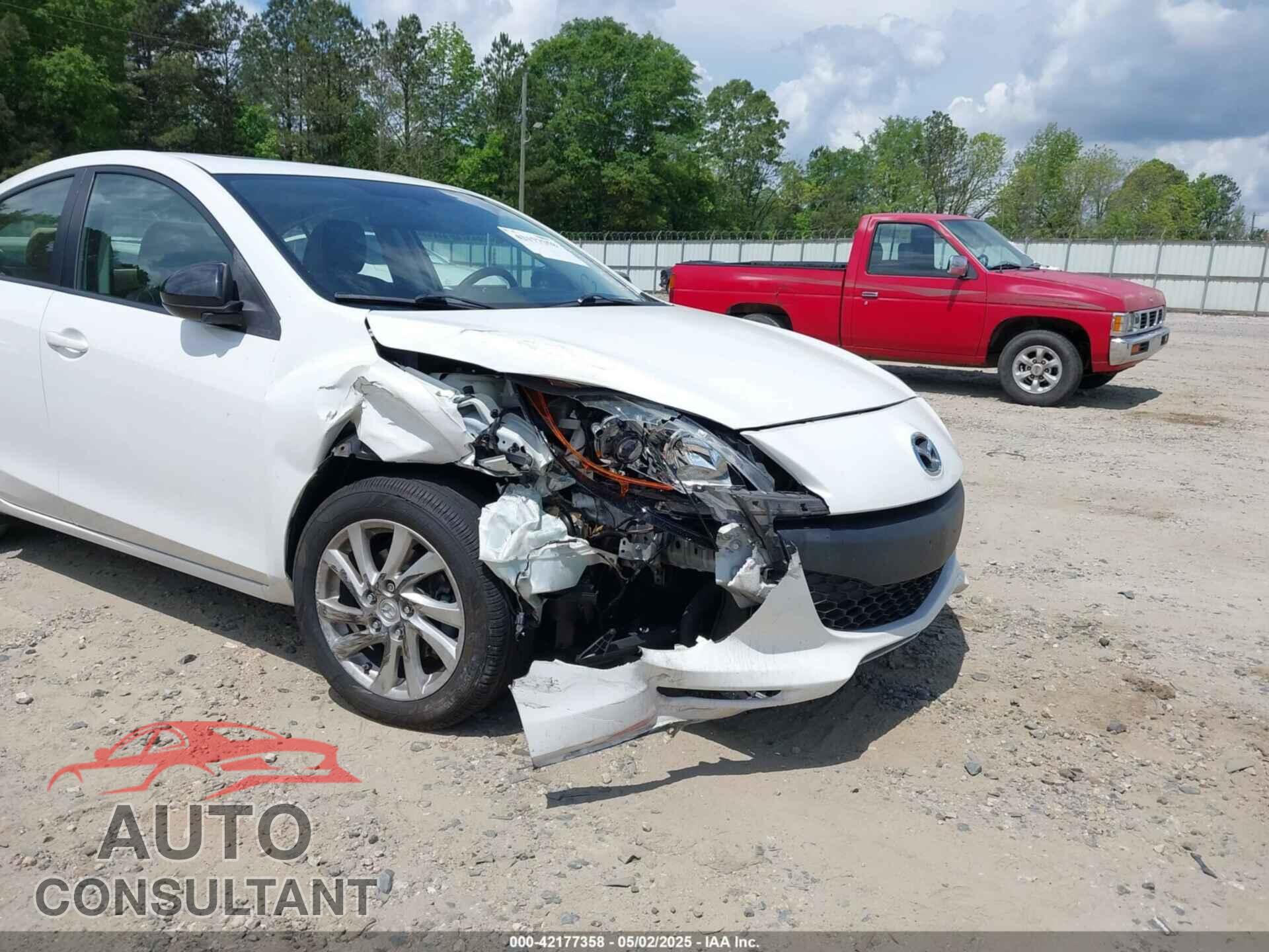MAZDA MAZDA3 2012 - JM1BL1V8XC1646083