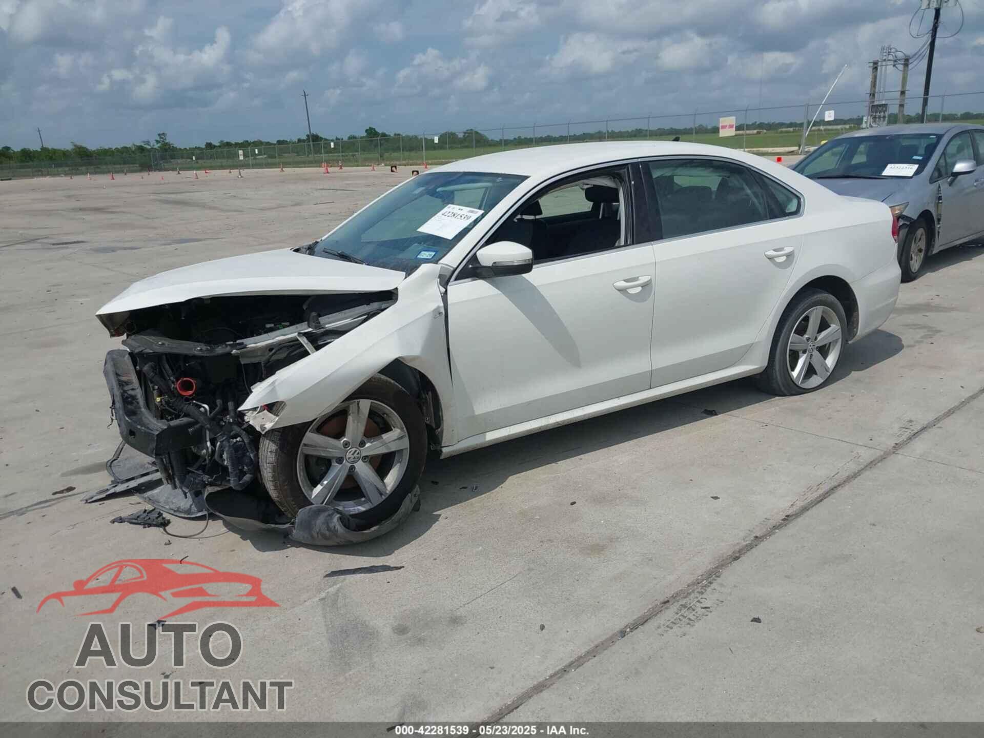 VOLKSWAGEN PASSAT 2014 - 1VWAT7A33EC038693