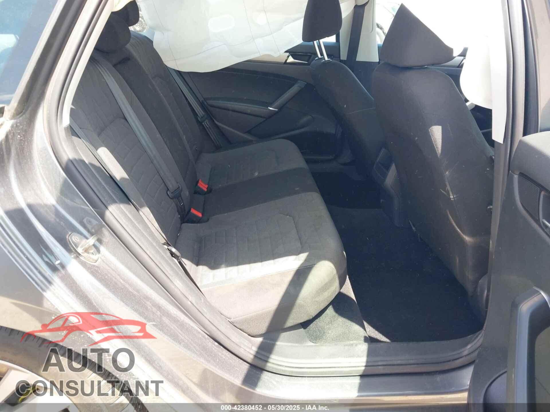 VOLKSWAGEN PASSAT 2021 - 1VWAA7A36MC000511
