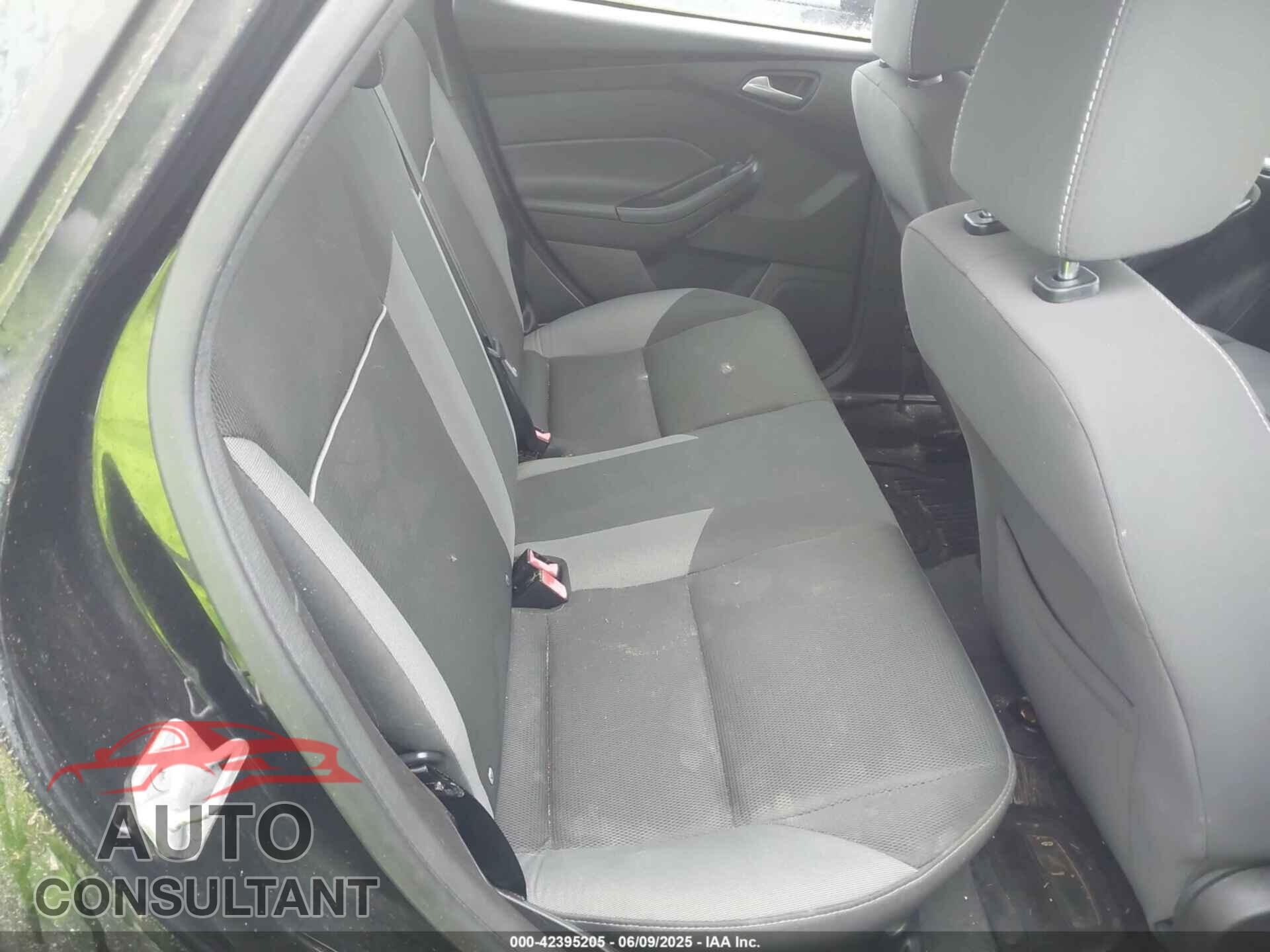 FORD FOCUS 2014 - 1FADP3F27EL173999