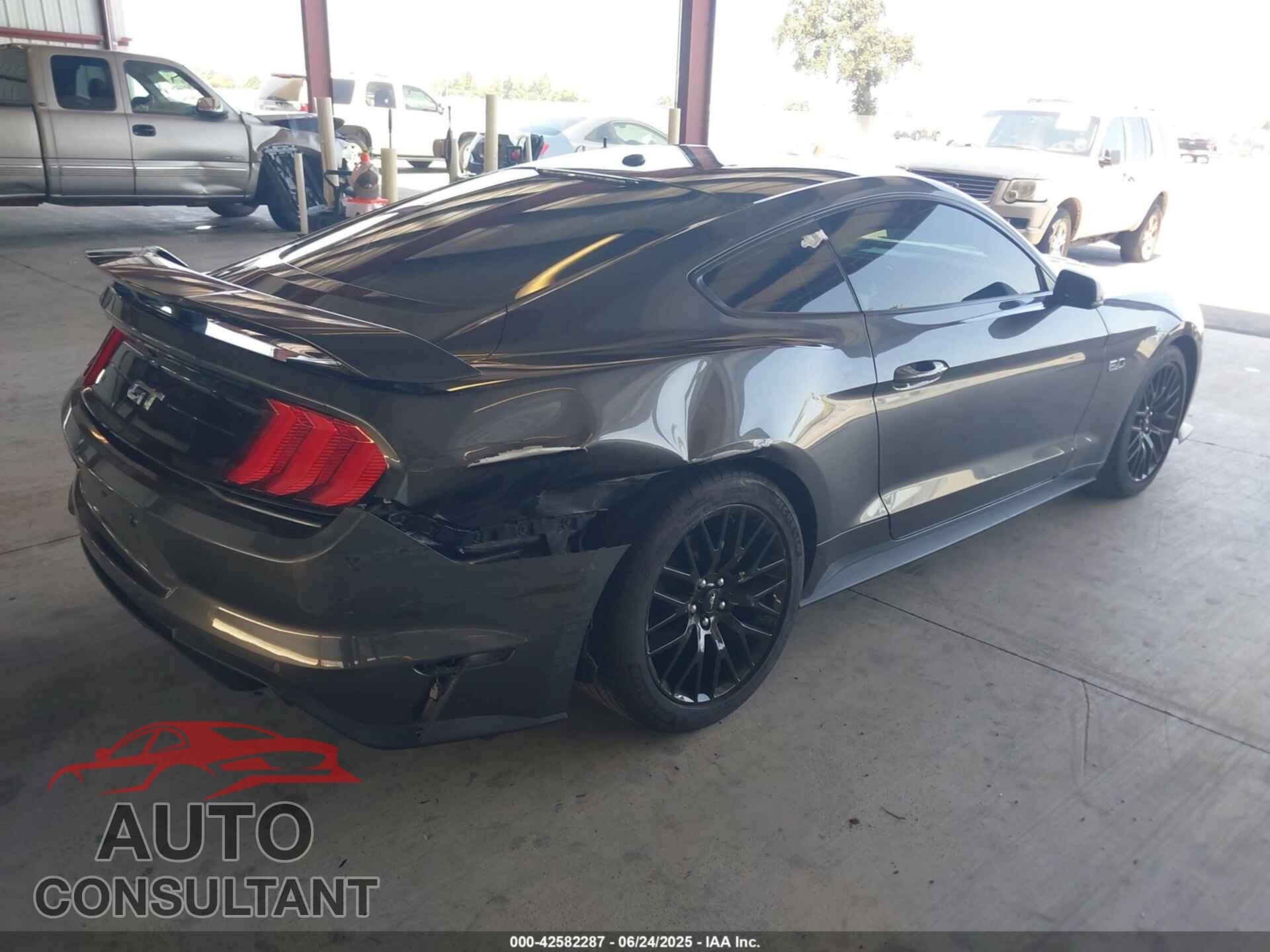 FORD MUSTANG 2018 - 1FA6P8CF8J5154633