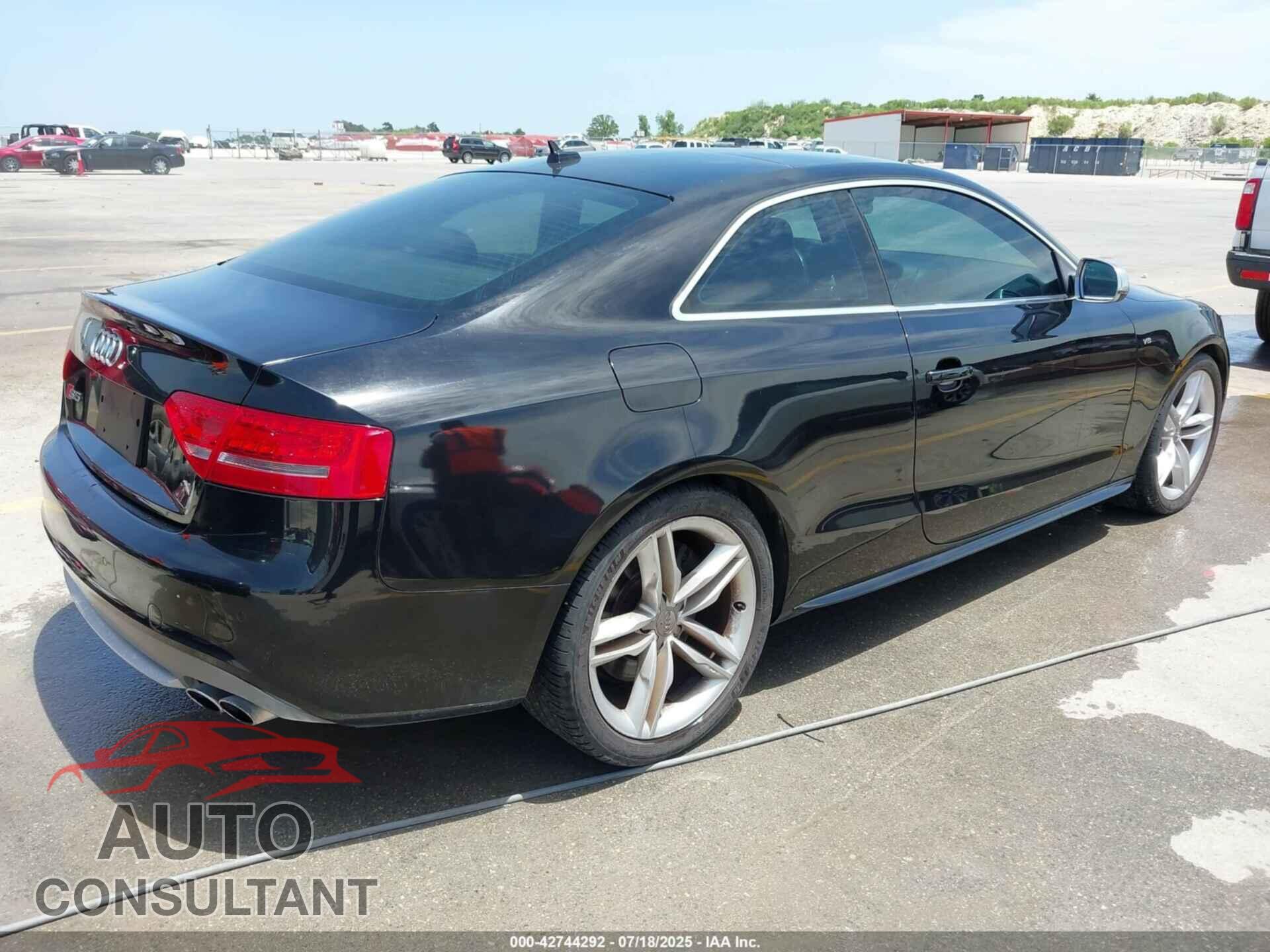 AUDI S5 2011 - WAUCVAFR4BA044166
