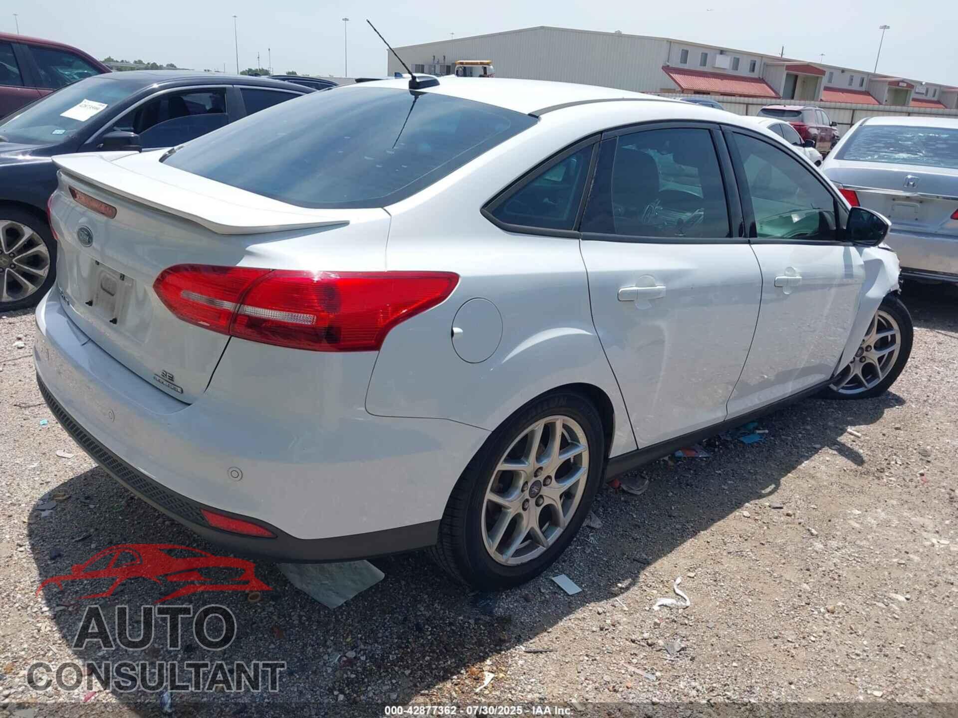FORD FOCUS 2015 - 1FADP3F26FL277885