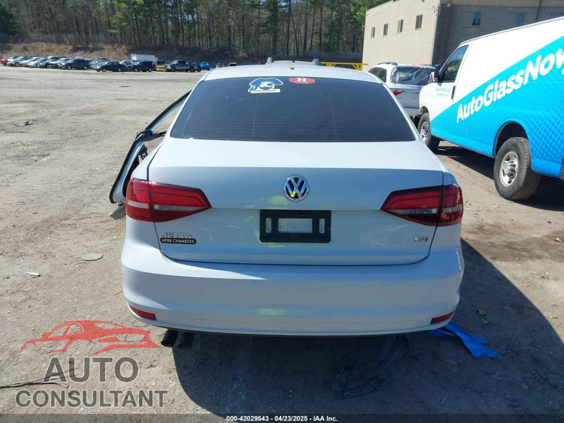 VOLKSWAGEN JETTA 2017 - 3VW2B7AJ5HM327843