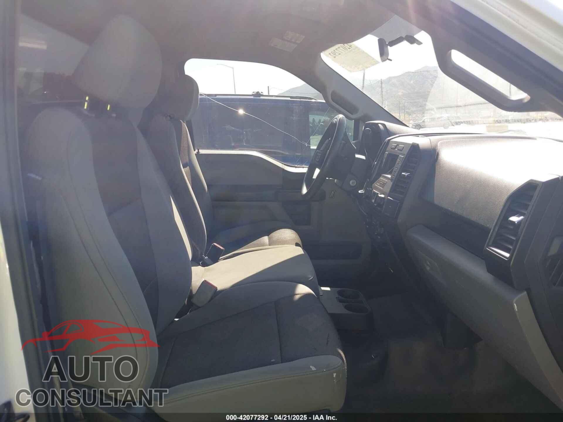FORD F-150 2017 - 1FTMF1C80HKD95529