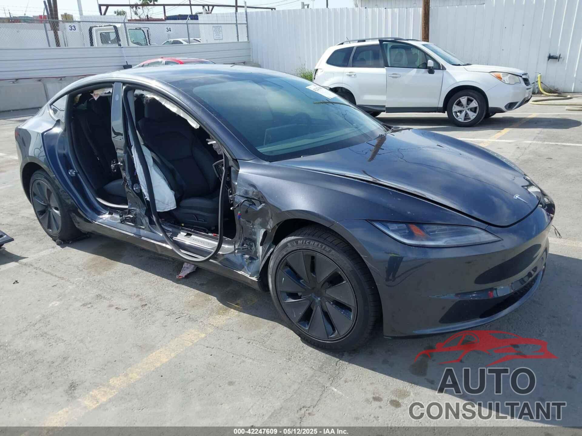 TESLA MODEL 3 2025 - 5YJ3E1EA0SF915571