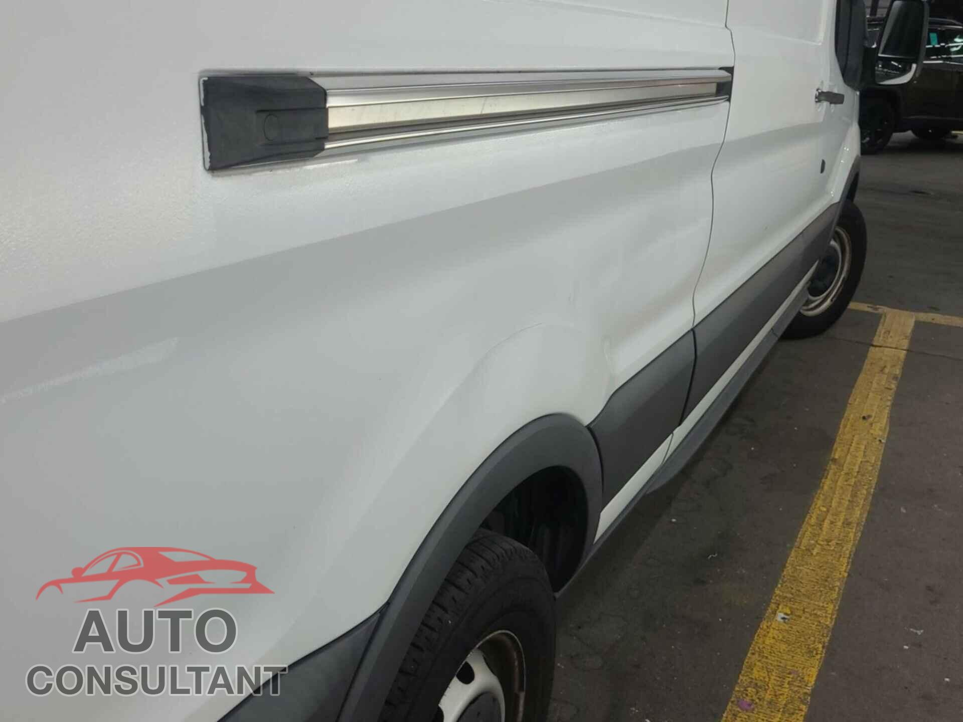 FORD TRANSIT-150 2015 - 1FTNE2YM5FKB32291