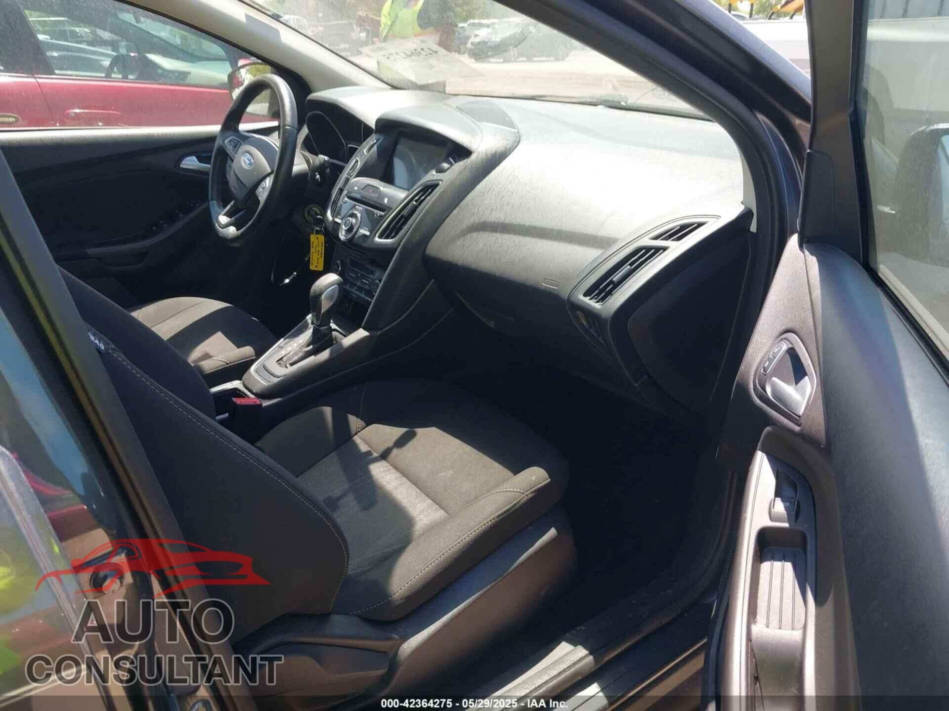 FORD FOCUS 2017 - 1FADP3M29HL324008