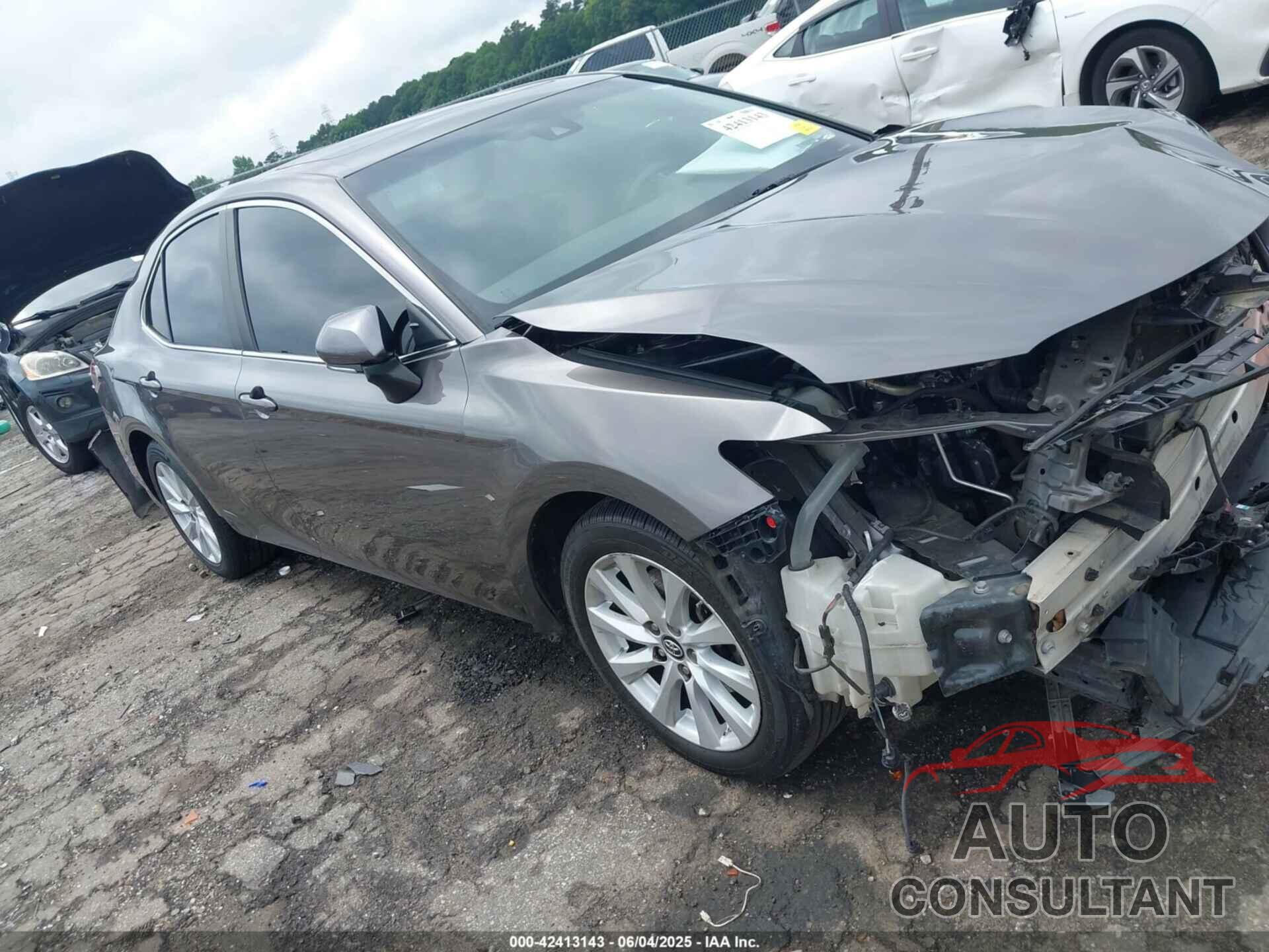 TOYOTA CAMRY 2018 - 4T1B11HK6JU632041