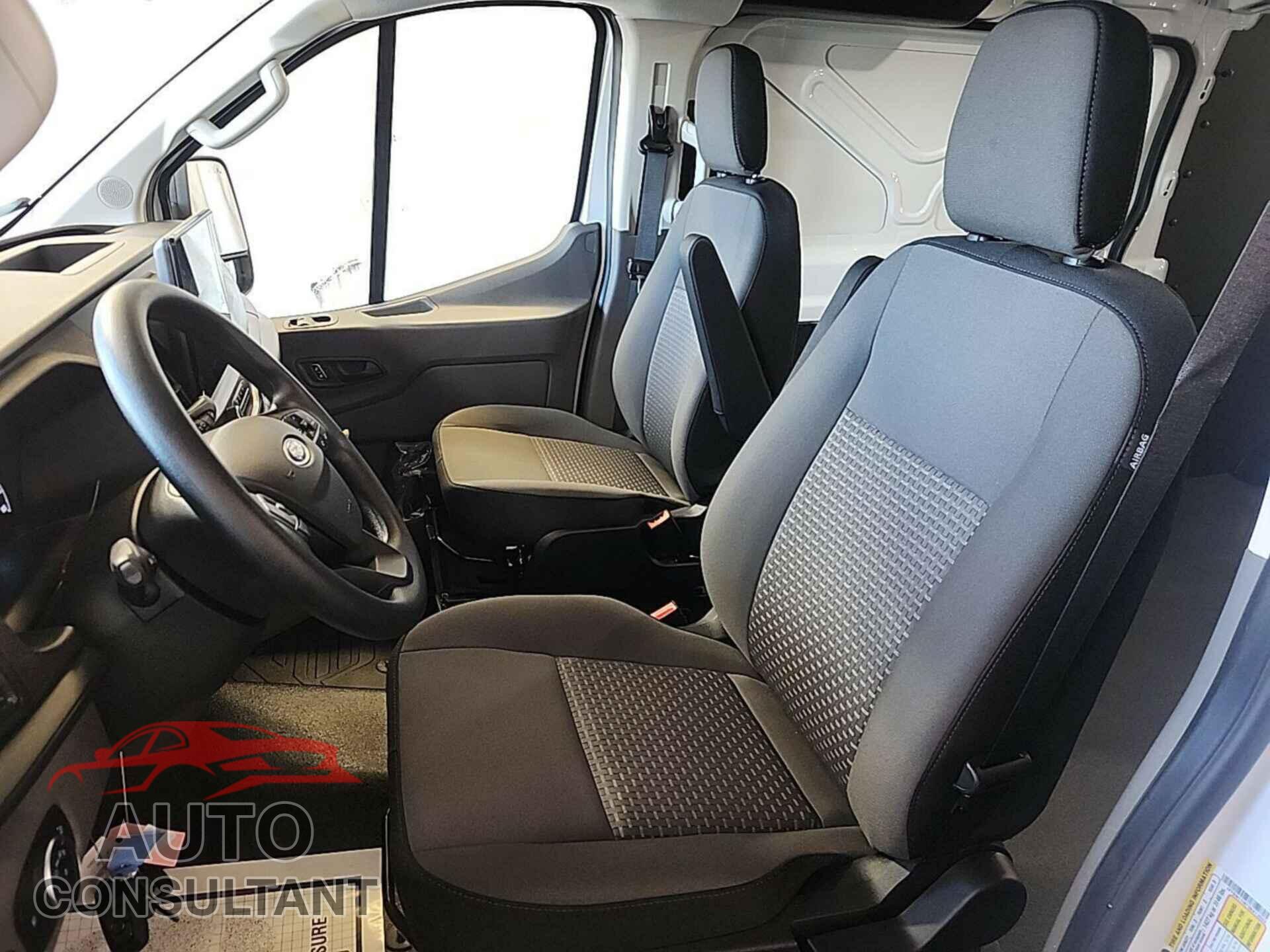 FORD TRANSIT 2025 - 1FTBW1YM4SKA13152