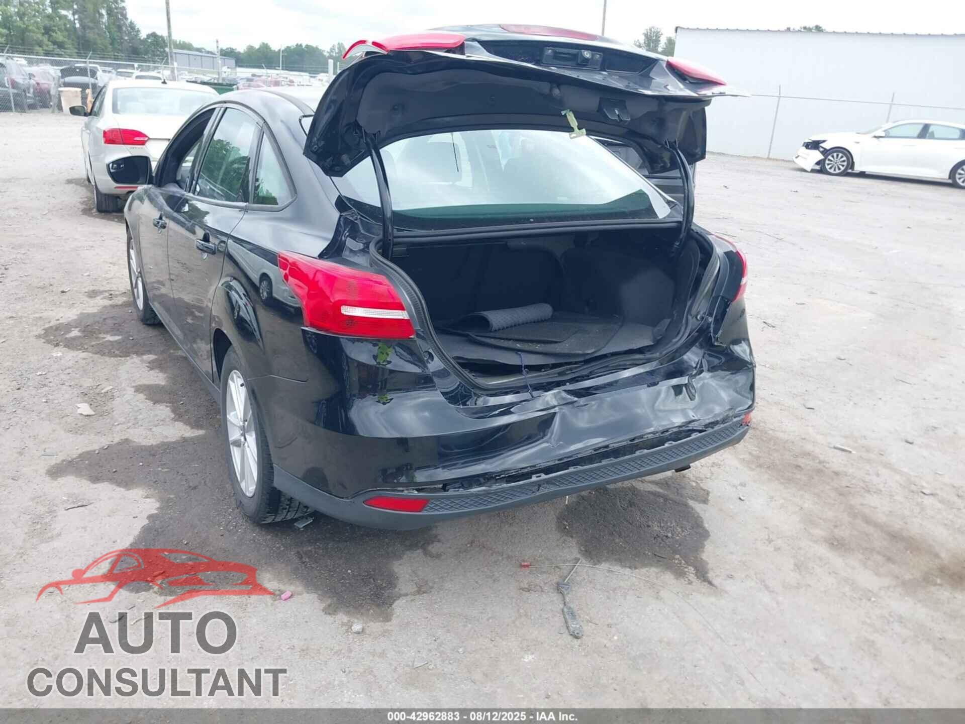 FORD FOCUS 2018 - 1FADP3F28JL209600