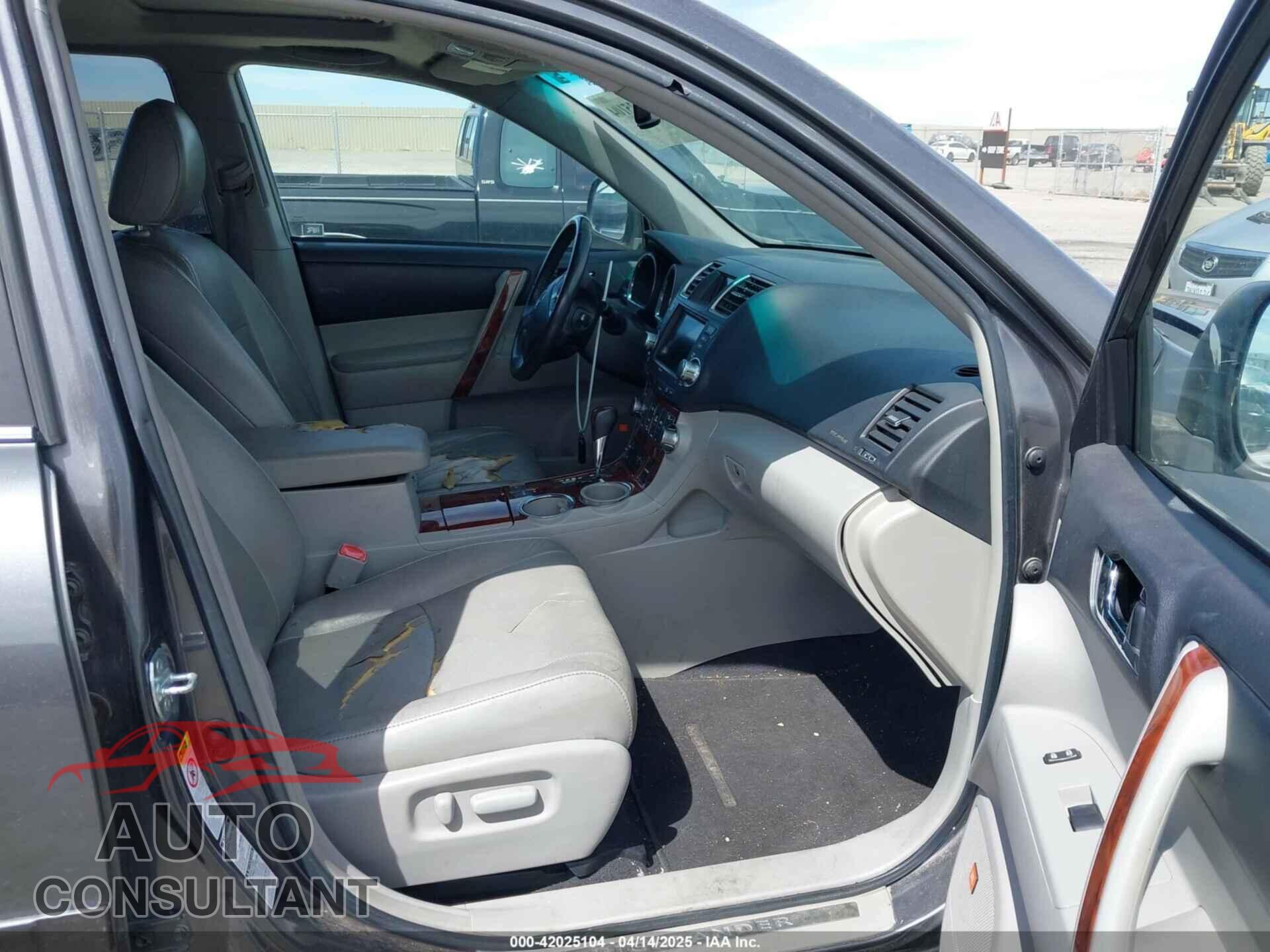 TOYOTA HIGHLANDER 2012 - 5TDDK3EH8CS129178