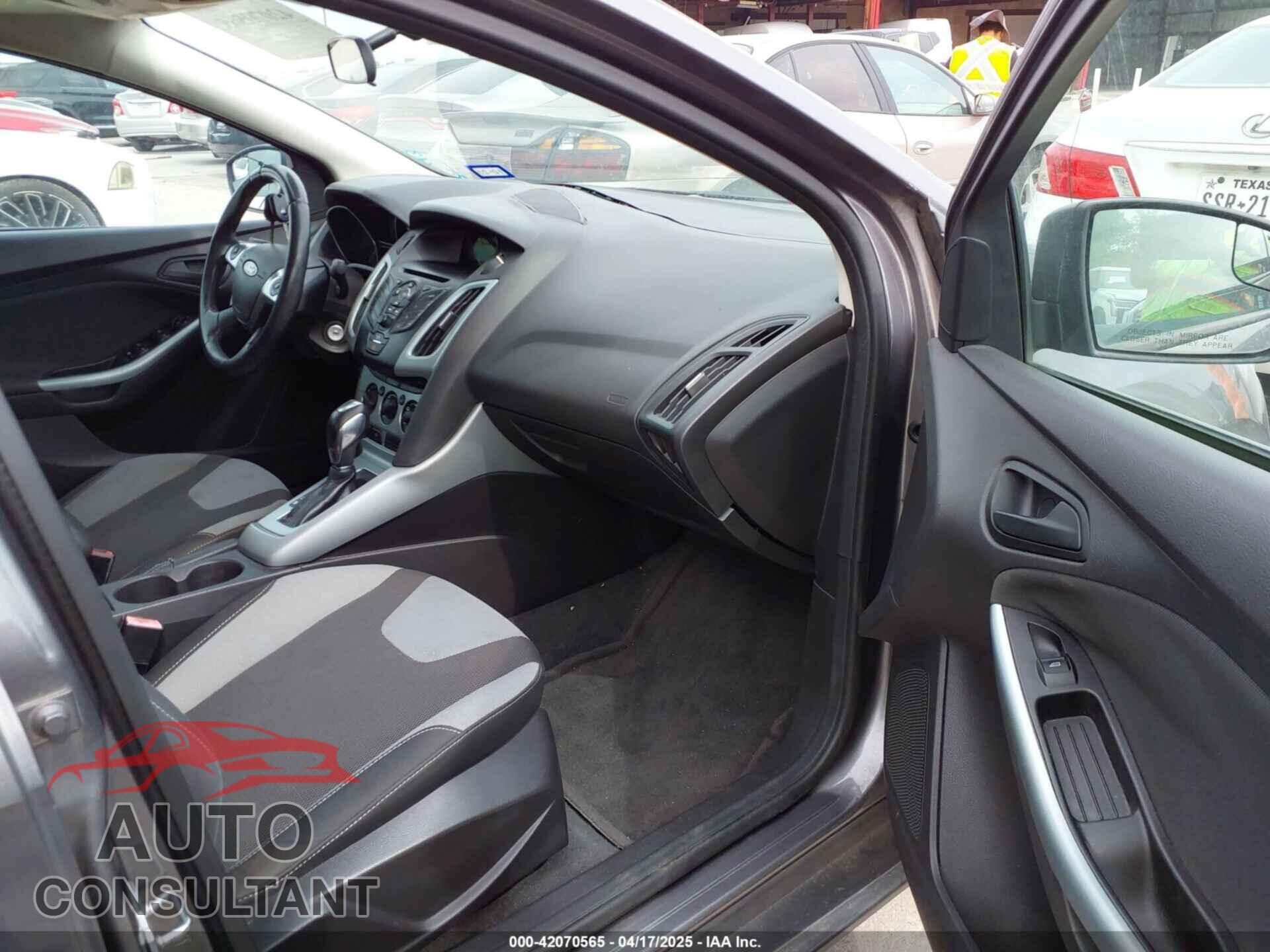 FORD FOCUS 2012 - 1FAHP3F25CL122340