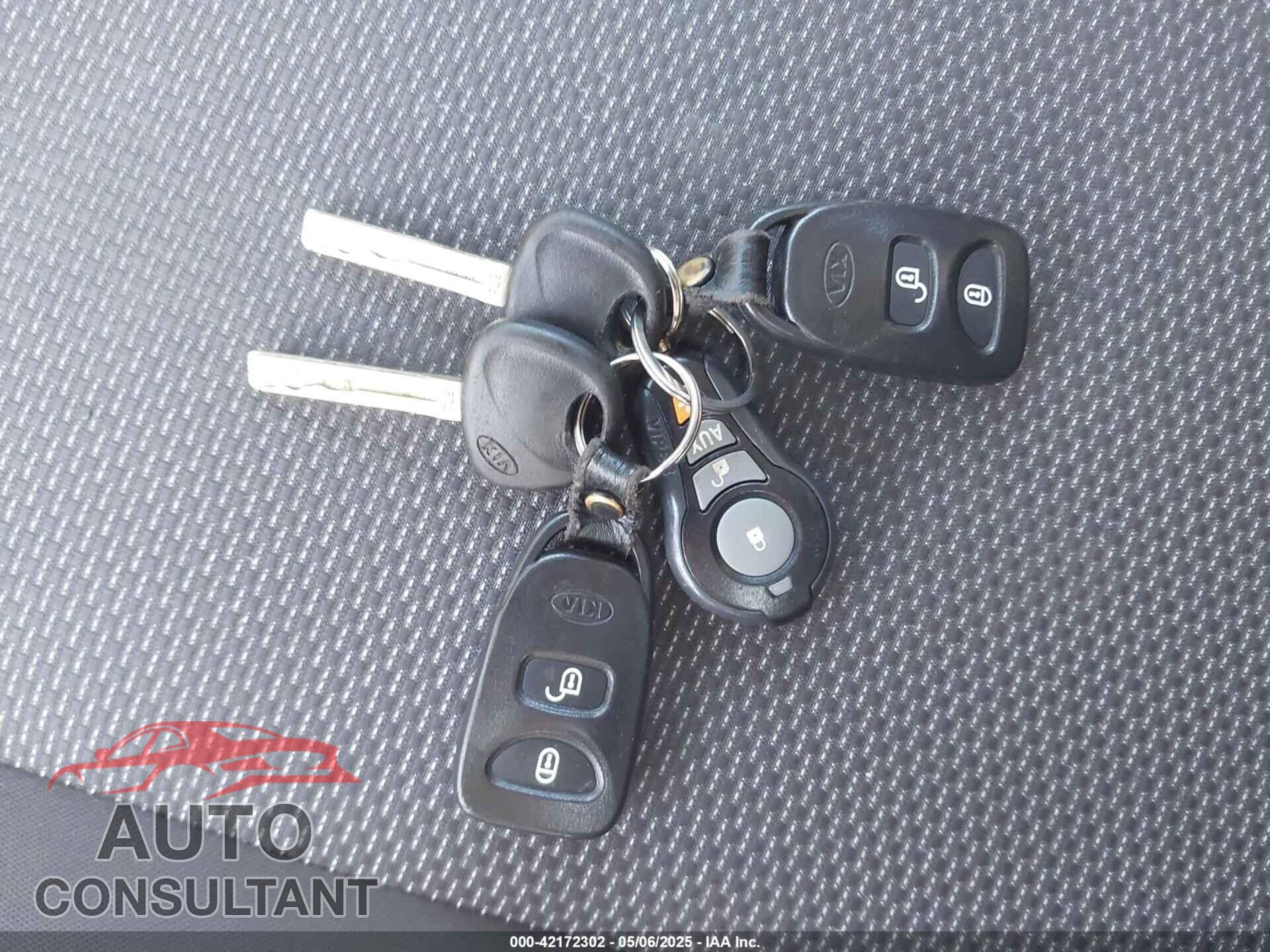 KIA RIO 2011 - KNADH4A35B6930726