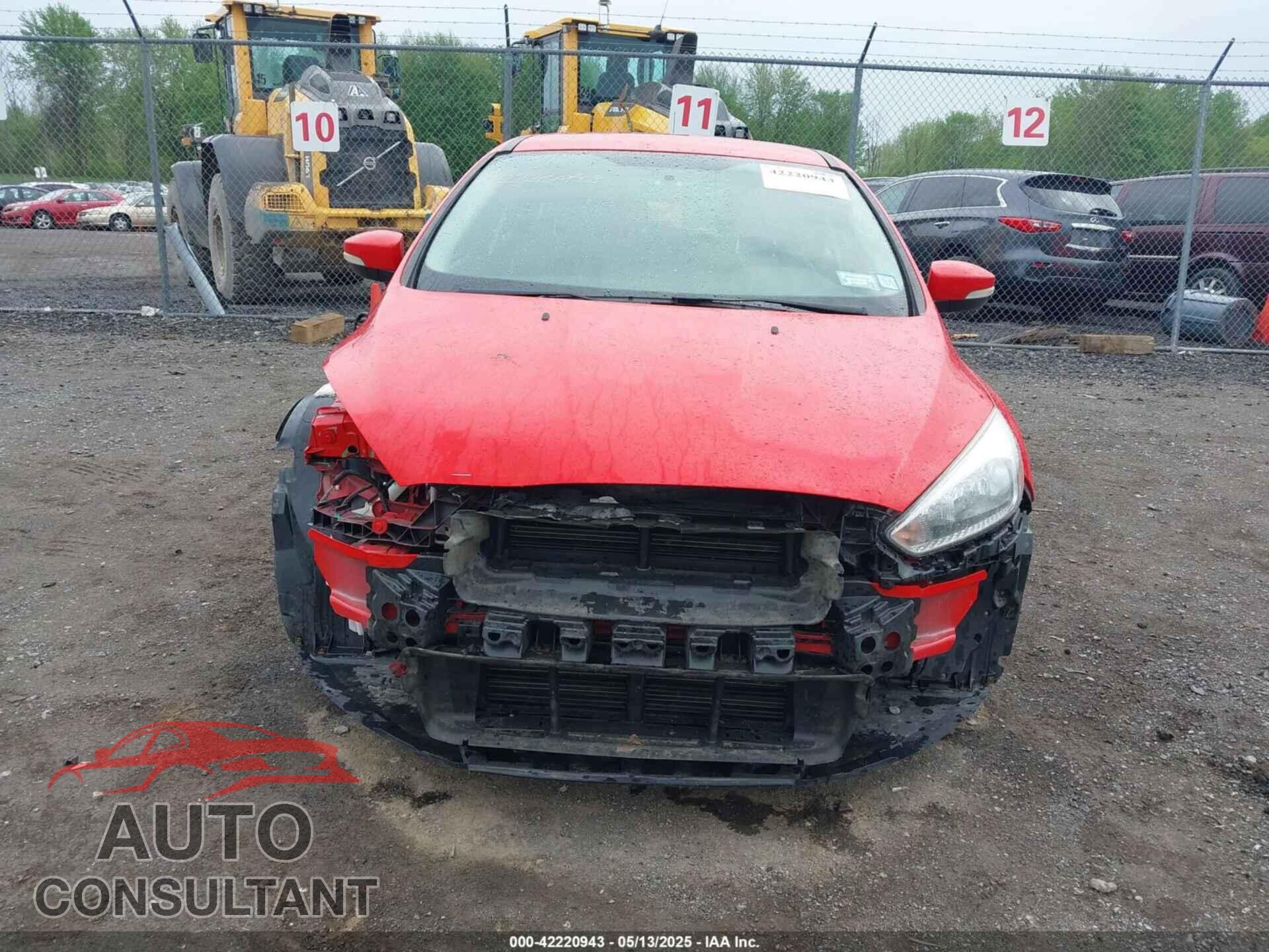 FORD FOCUS 2017 - 1FADP3K28HL326657