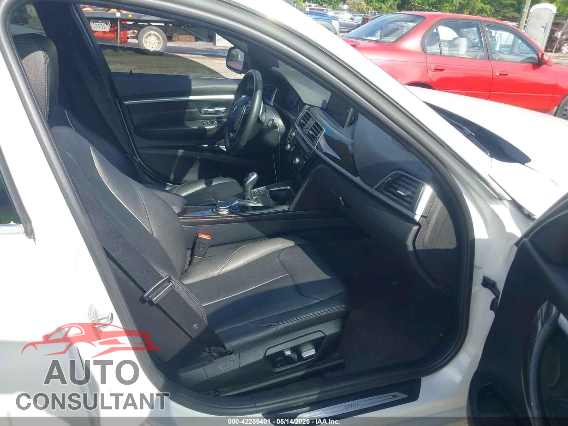 BMW 328I 2016 - WBA8E3G51GNU02448