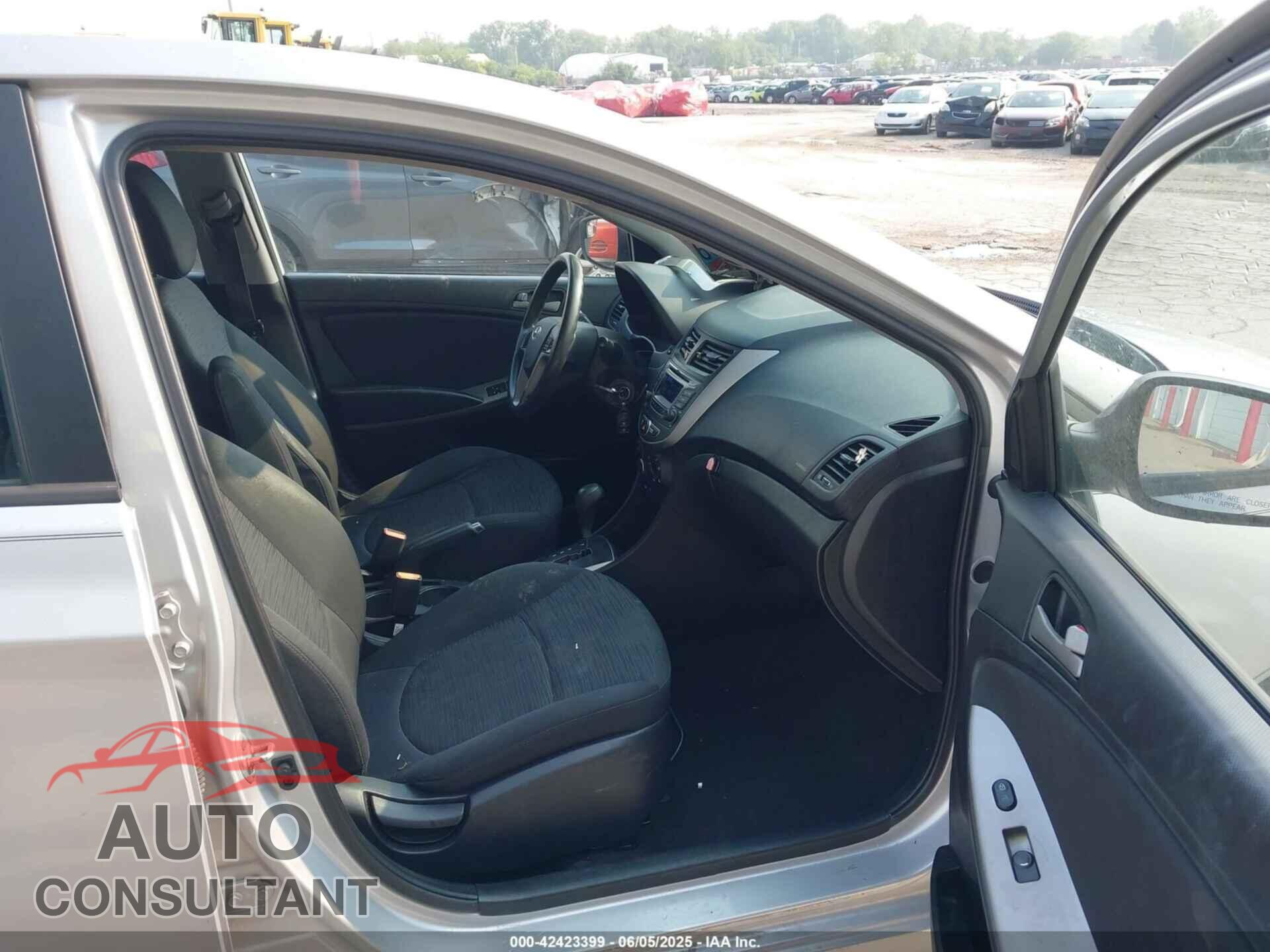 HYUNDAI ACCENT 2015 - KMHCT5AE7FU215920