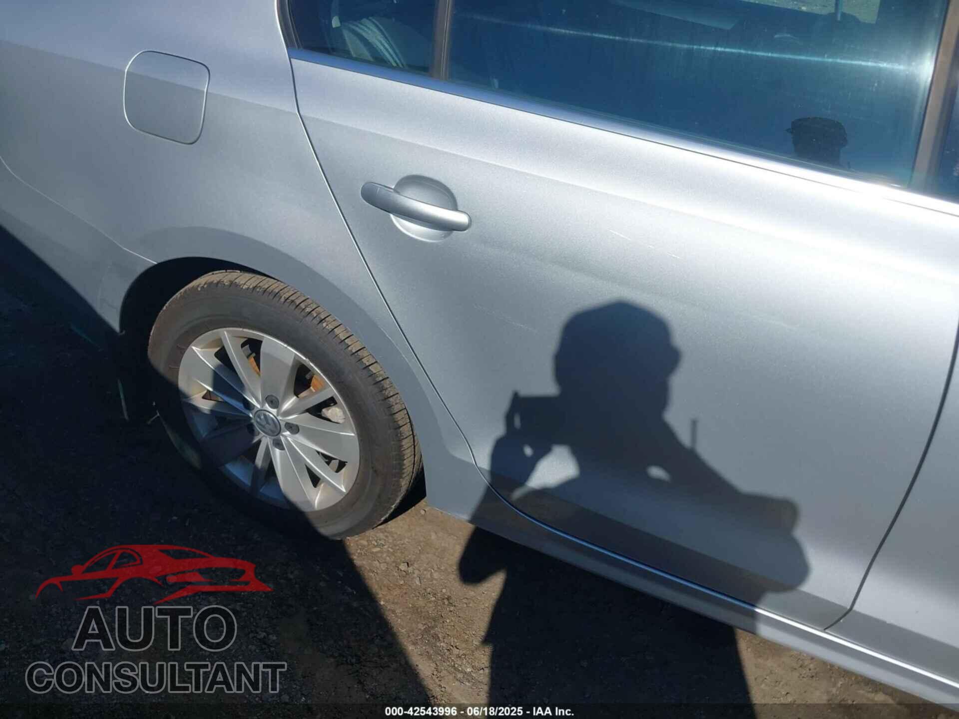 VOLKSWAGEN JETTA 2015 - 3VWD17AJ4FM323906