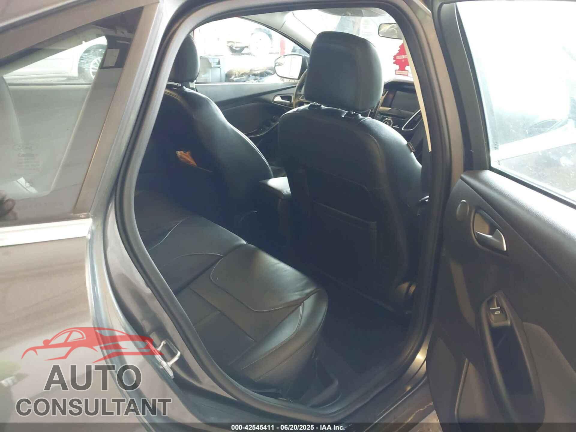 FORD FOCUS 2015 - 1FADP3J22FL260718