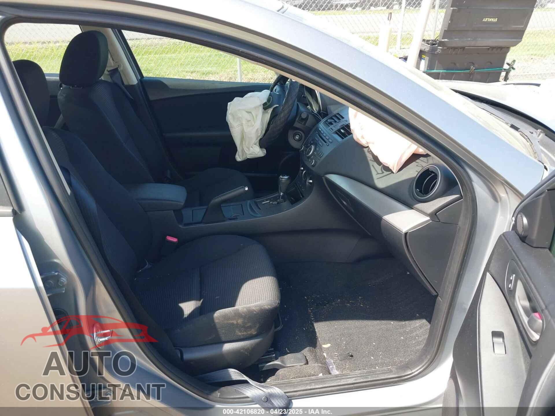 MAZDA MAZDA3 2012 - JM1BL1V85C1623374