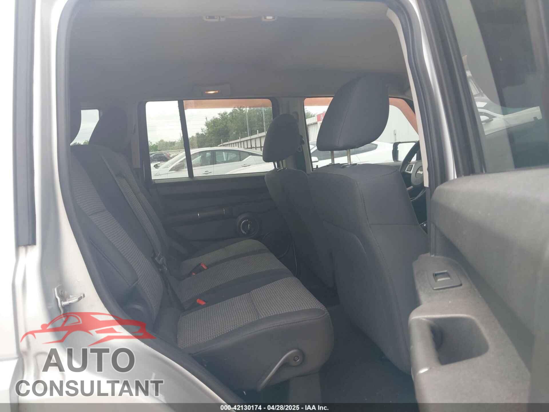 JEEP COMMANDER 2010 - 1J4RH4GKXAC157379