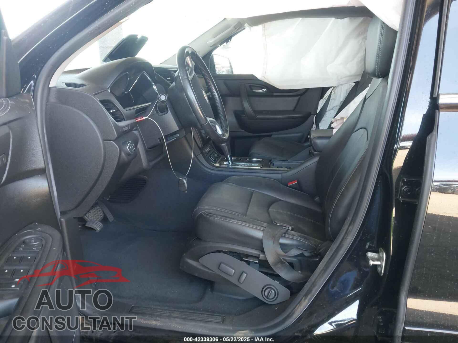 CHEVROLET TRAVERSE 2017 - 1GNKRHKD7HJ327229