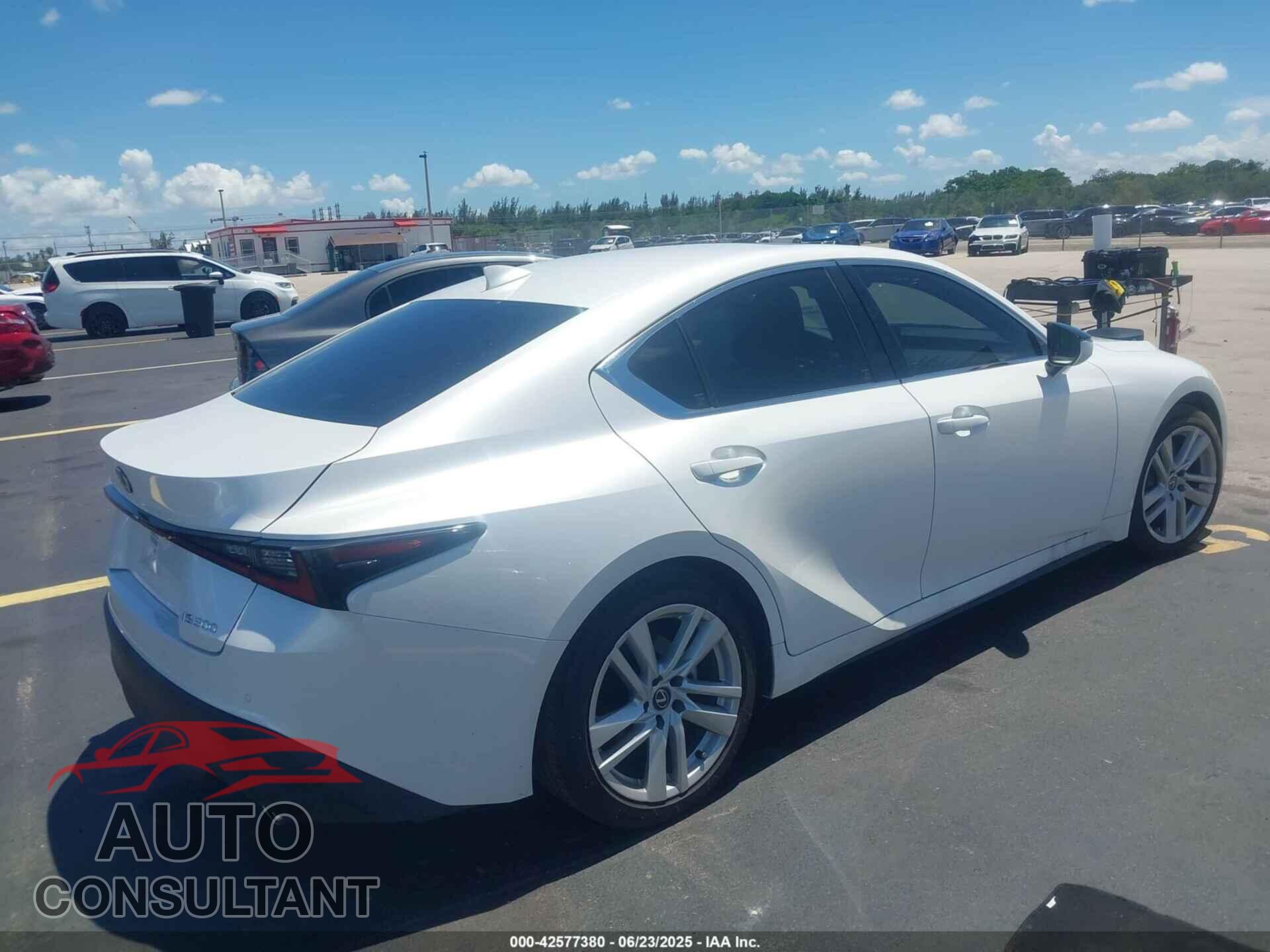 LEXUS IS 300 2025 - JTHCA1D22S5134170