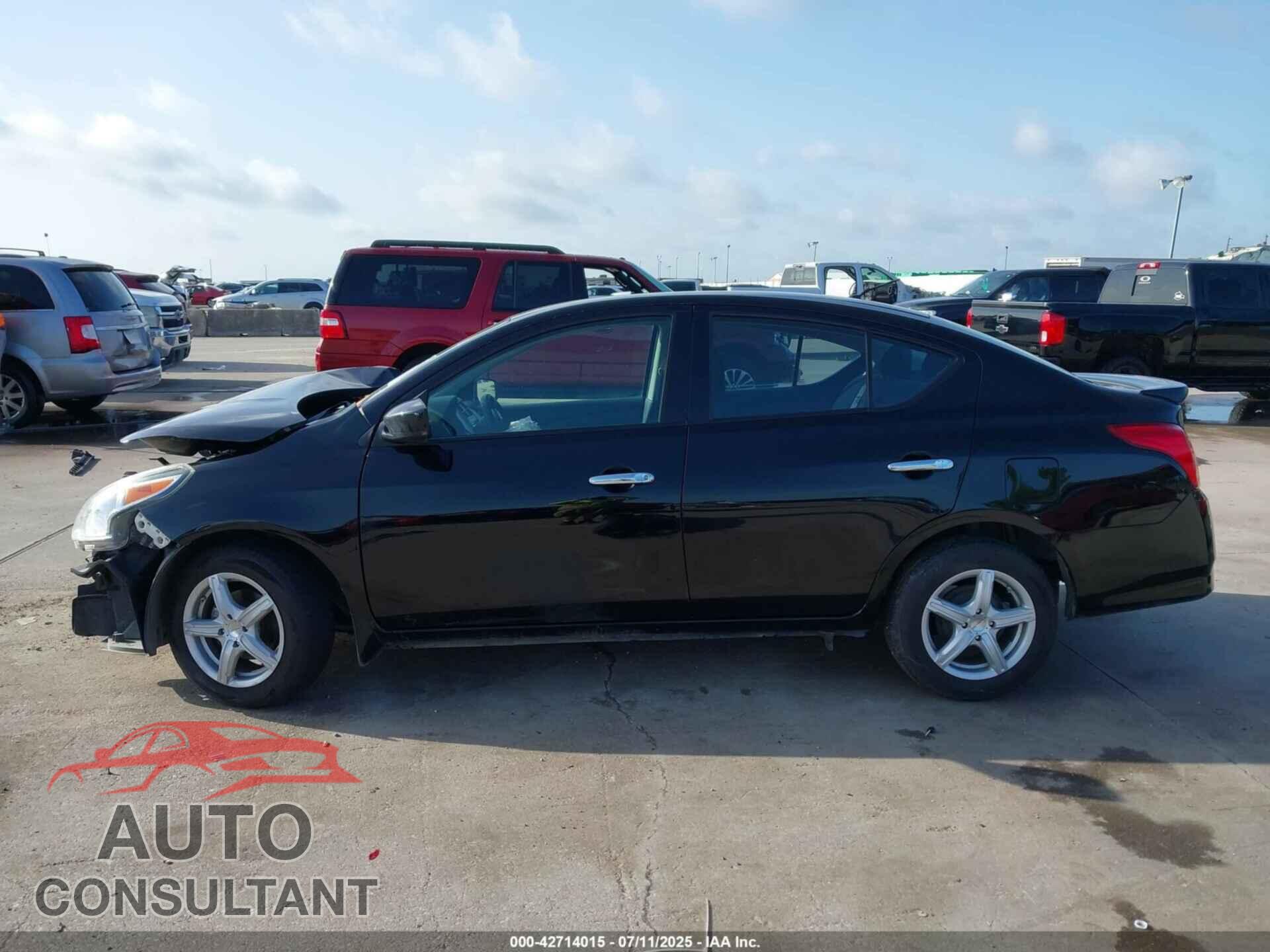 NISSAN VERSA 2017 - 3N1CN7AP1HL822620