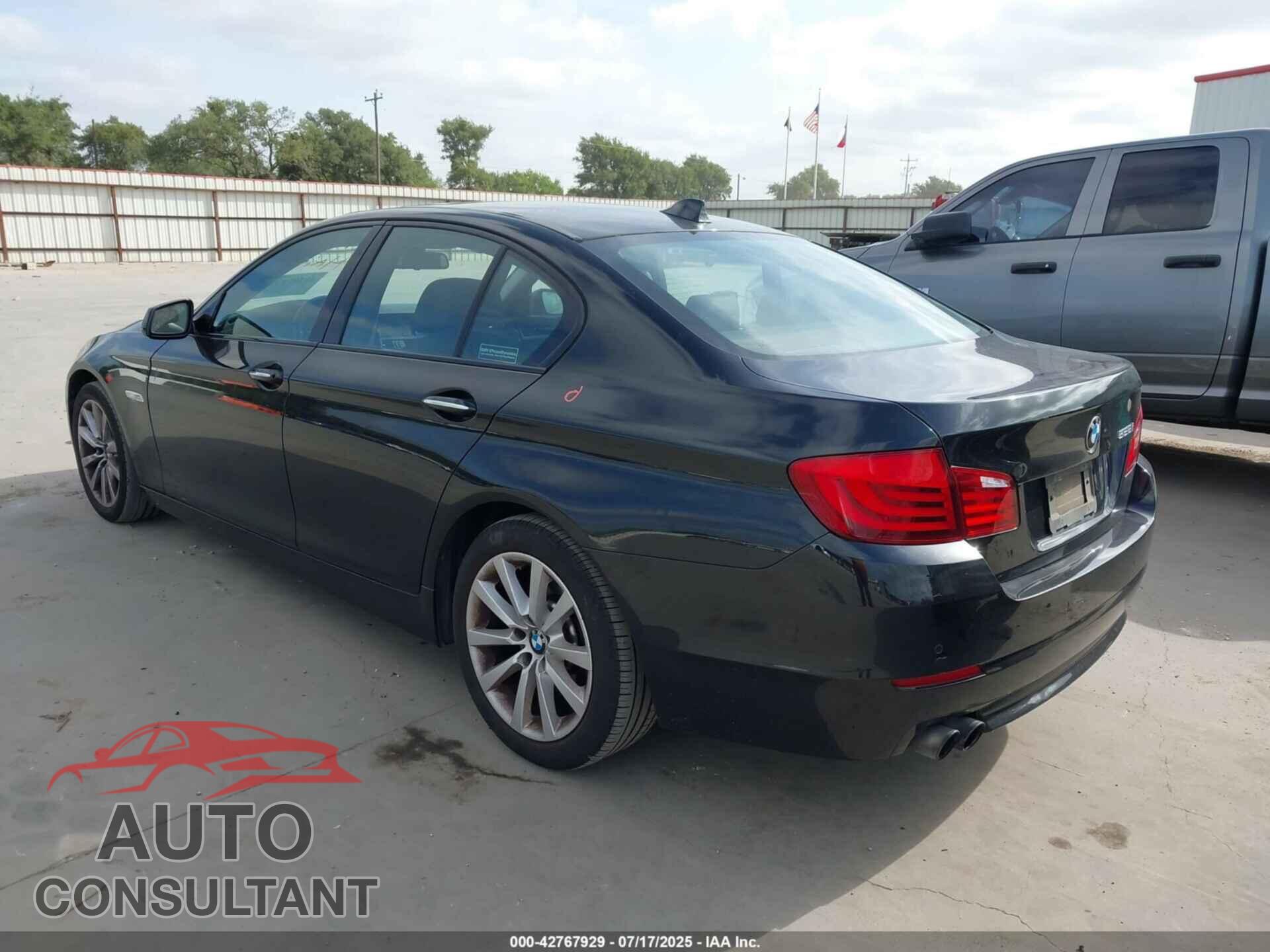 BMW 528I 2011 - WBAFR1C51BDS36002
