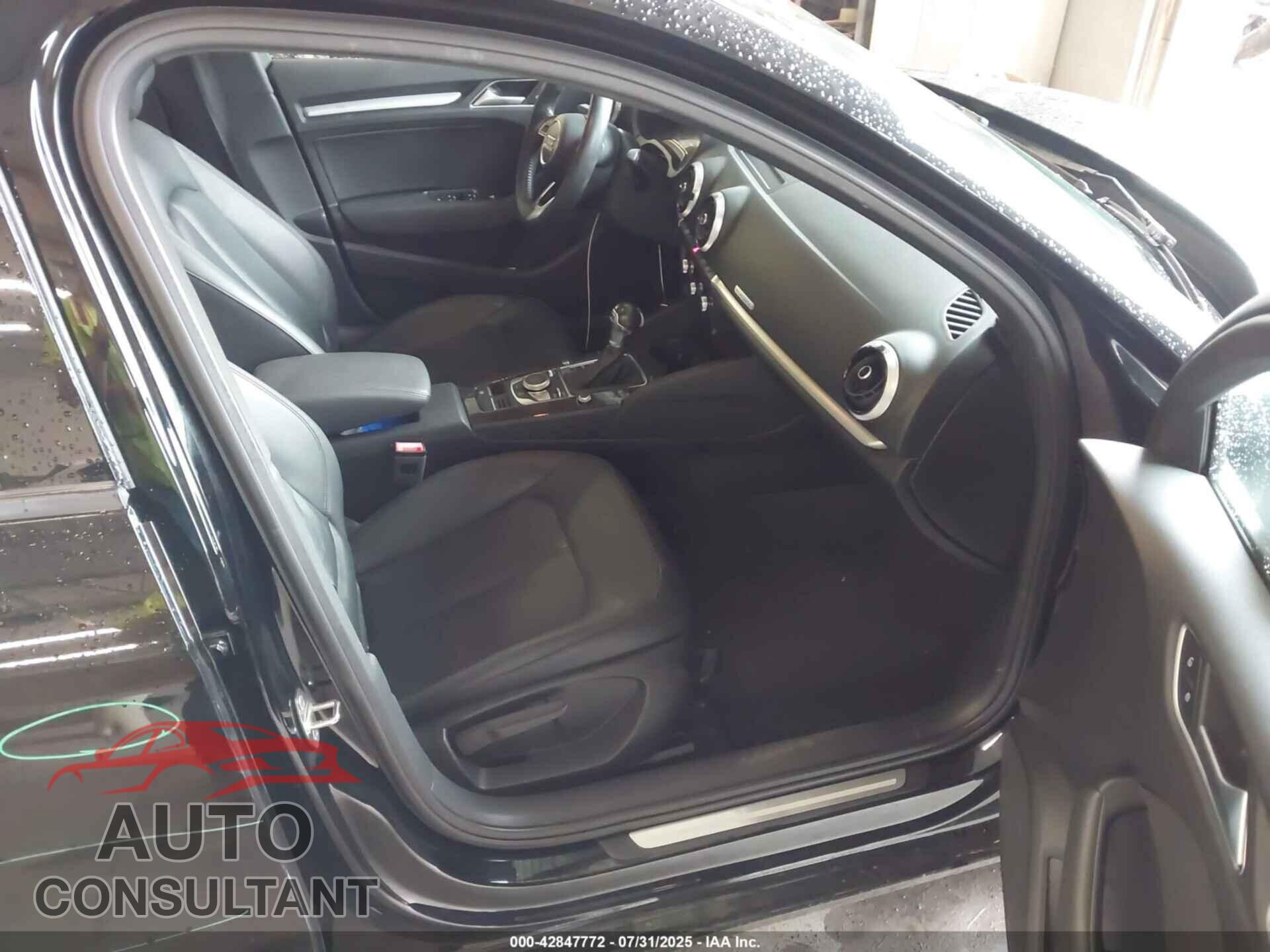 AUDI A3 2017 - WAUB8GFF5H1052345