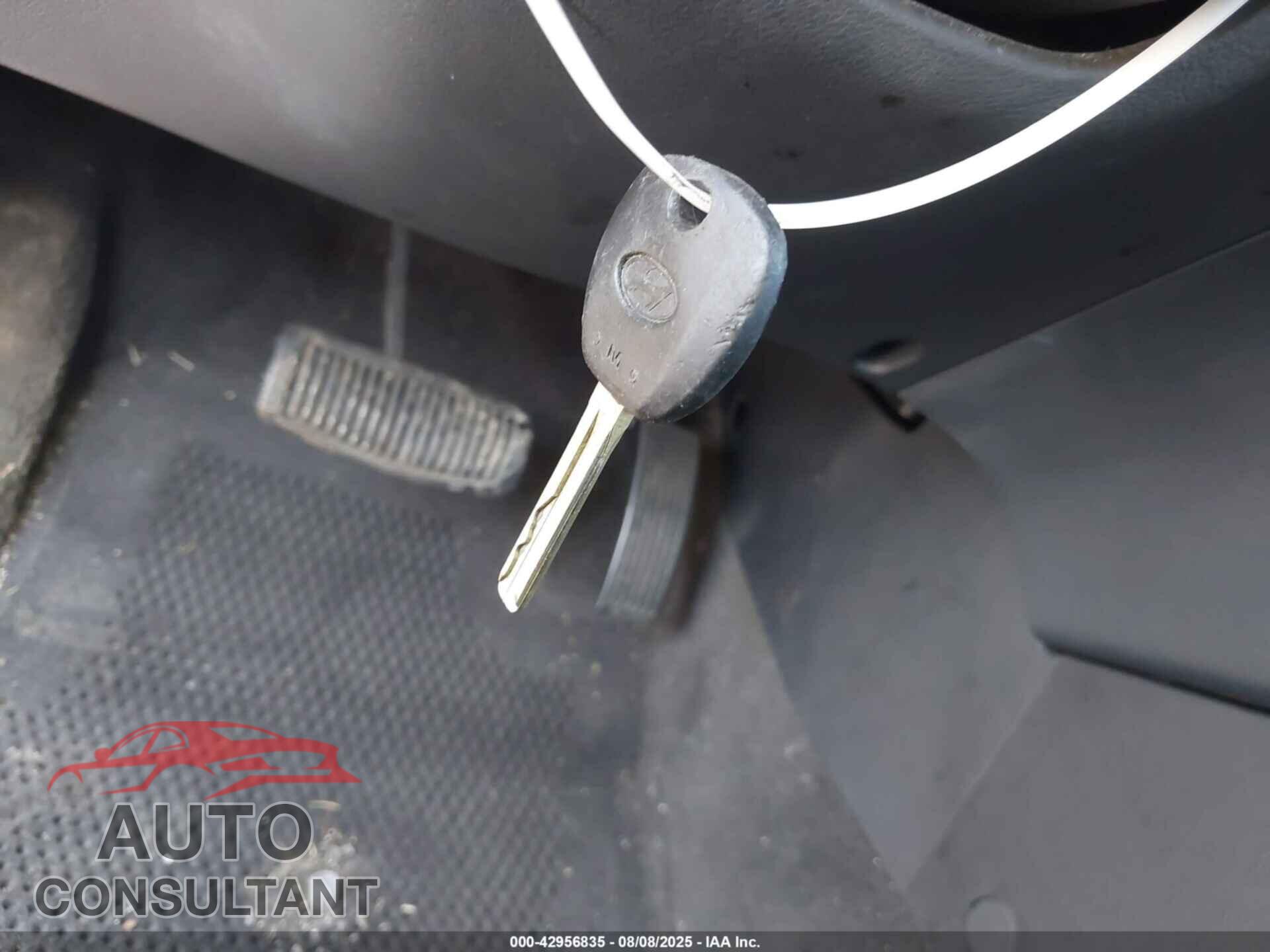 HYUNDAI AZERA 2011 - KMHFC4DF6BA523619